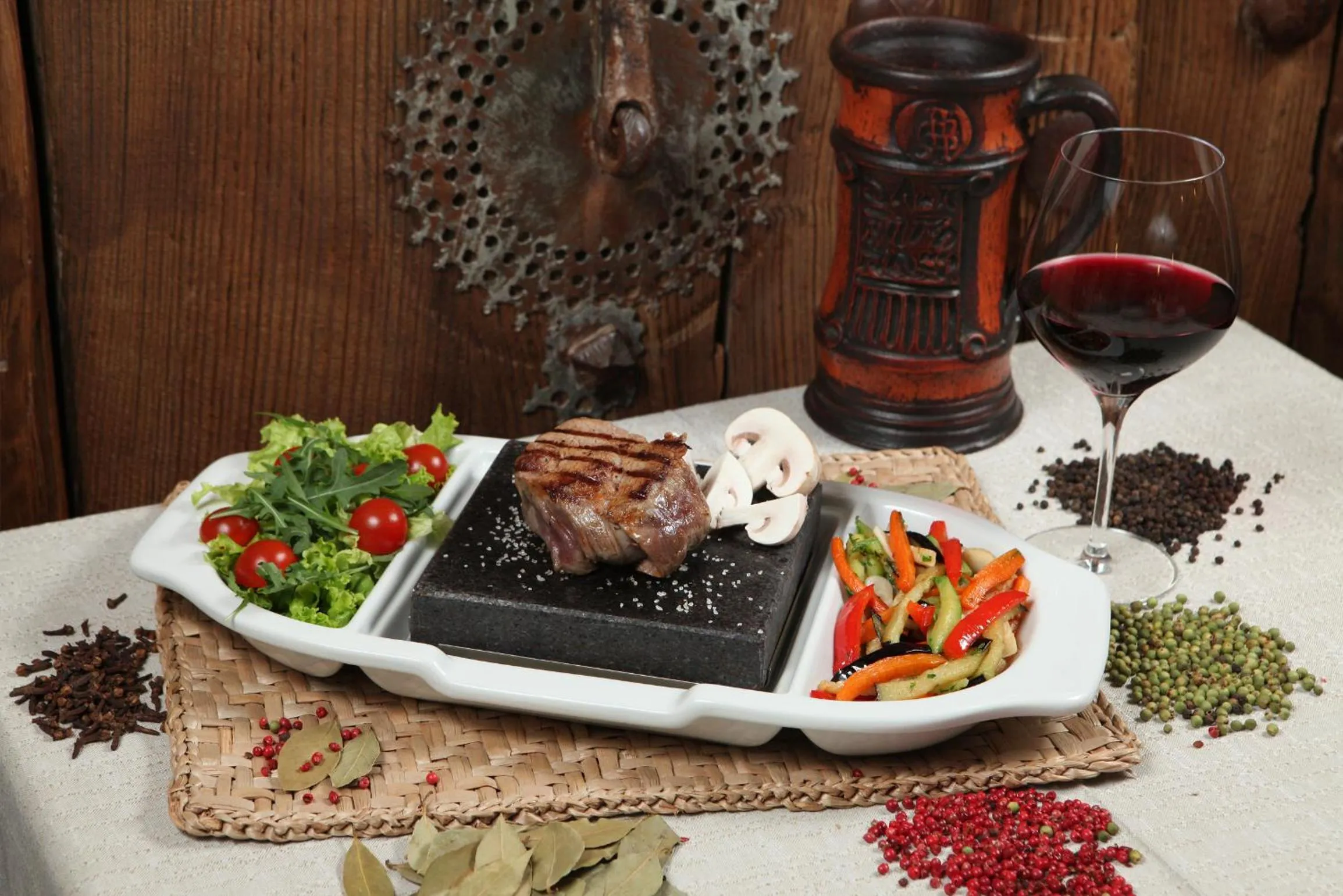 Restaurant/places to eat in Hotel Bella Muzica