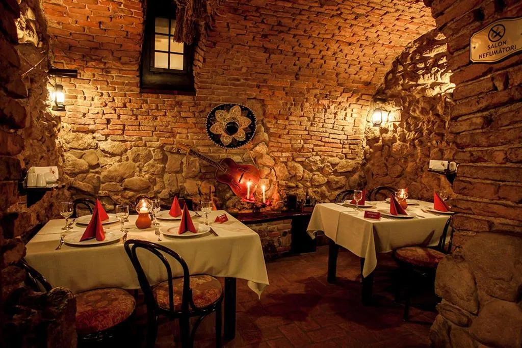Restaurant/places to eat in Hotel Bella Muzica