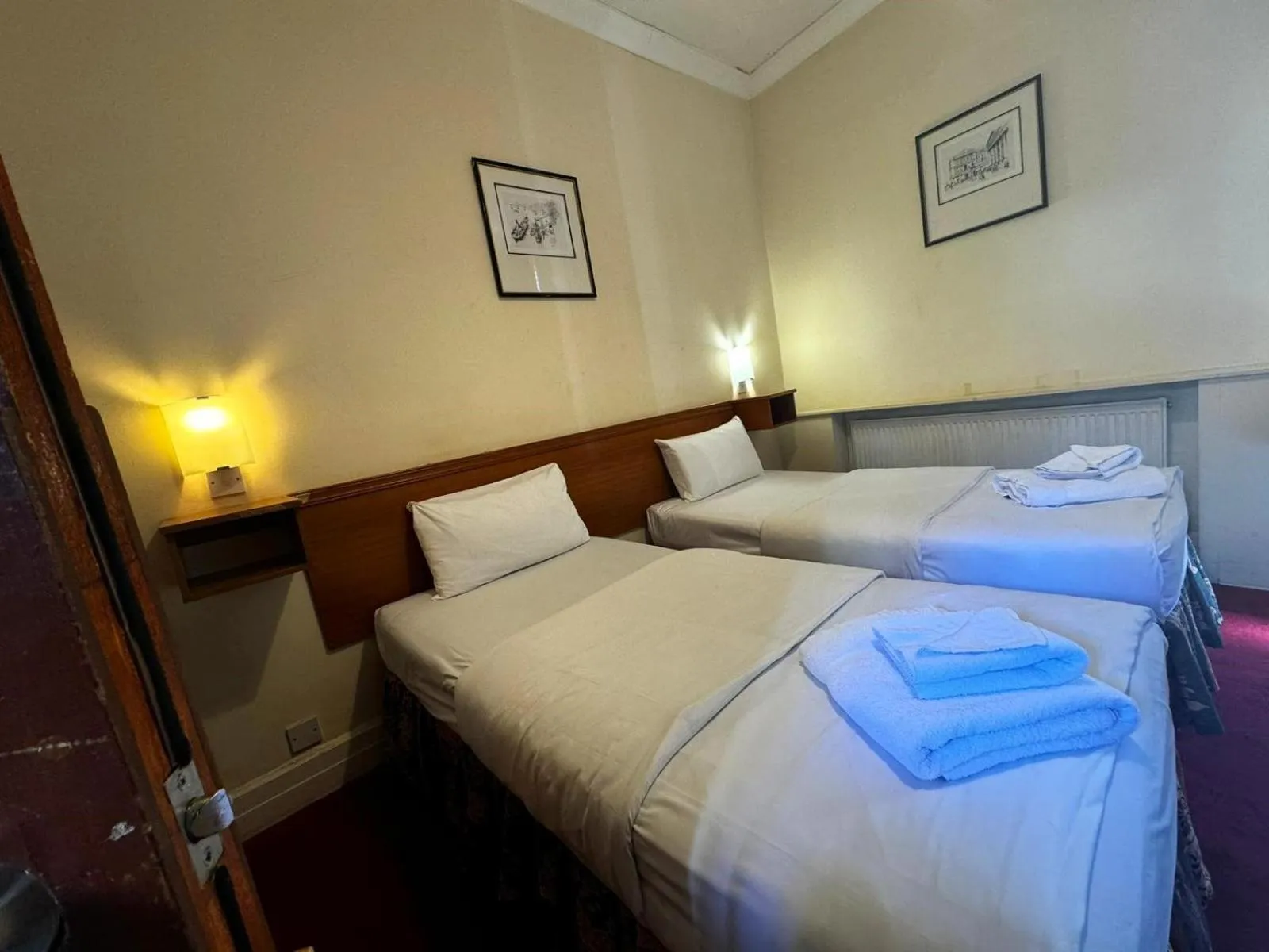 Bed in Bridge Park Hotel