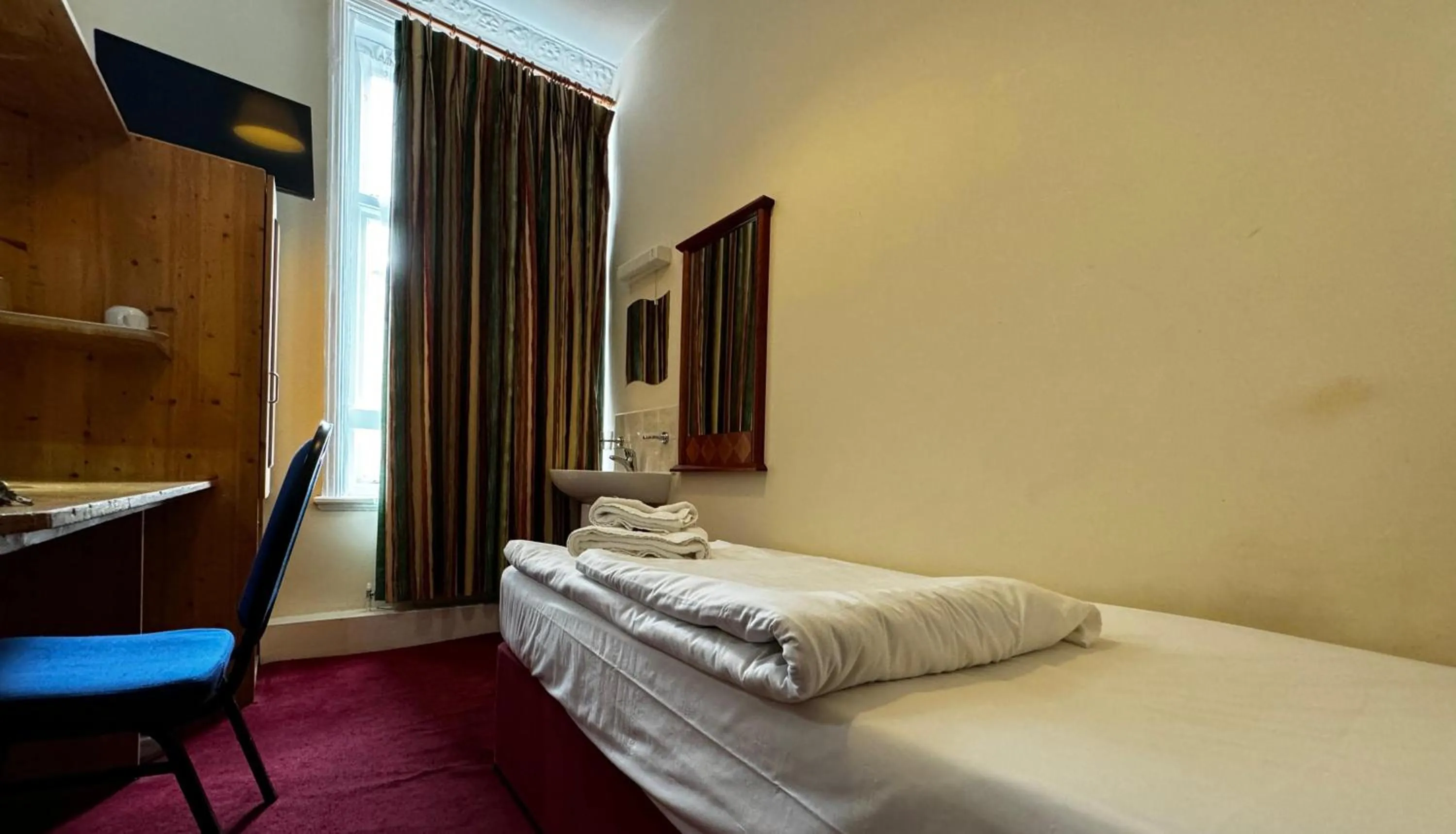 Bed in Bridge Park Hotel