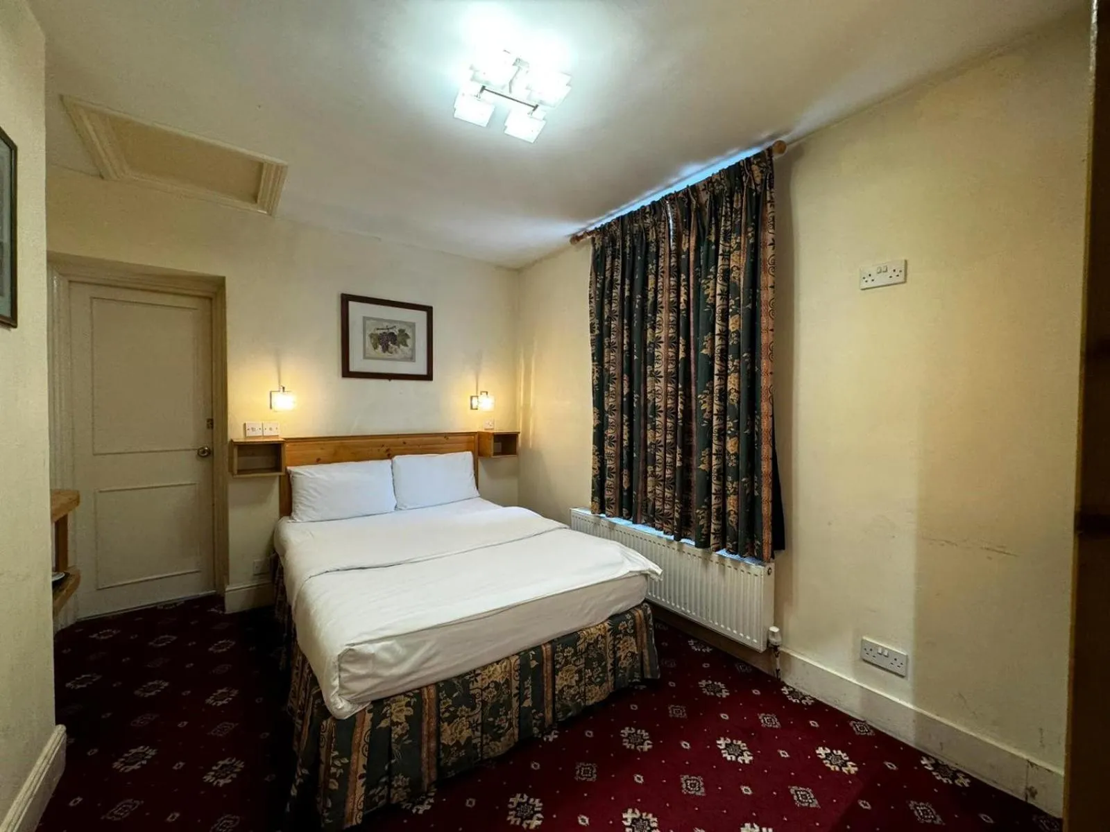 Bed in Bridge Park Hotel