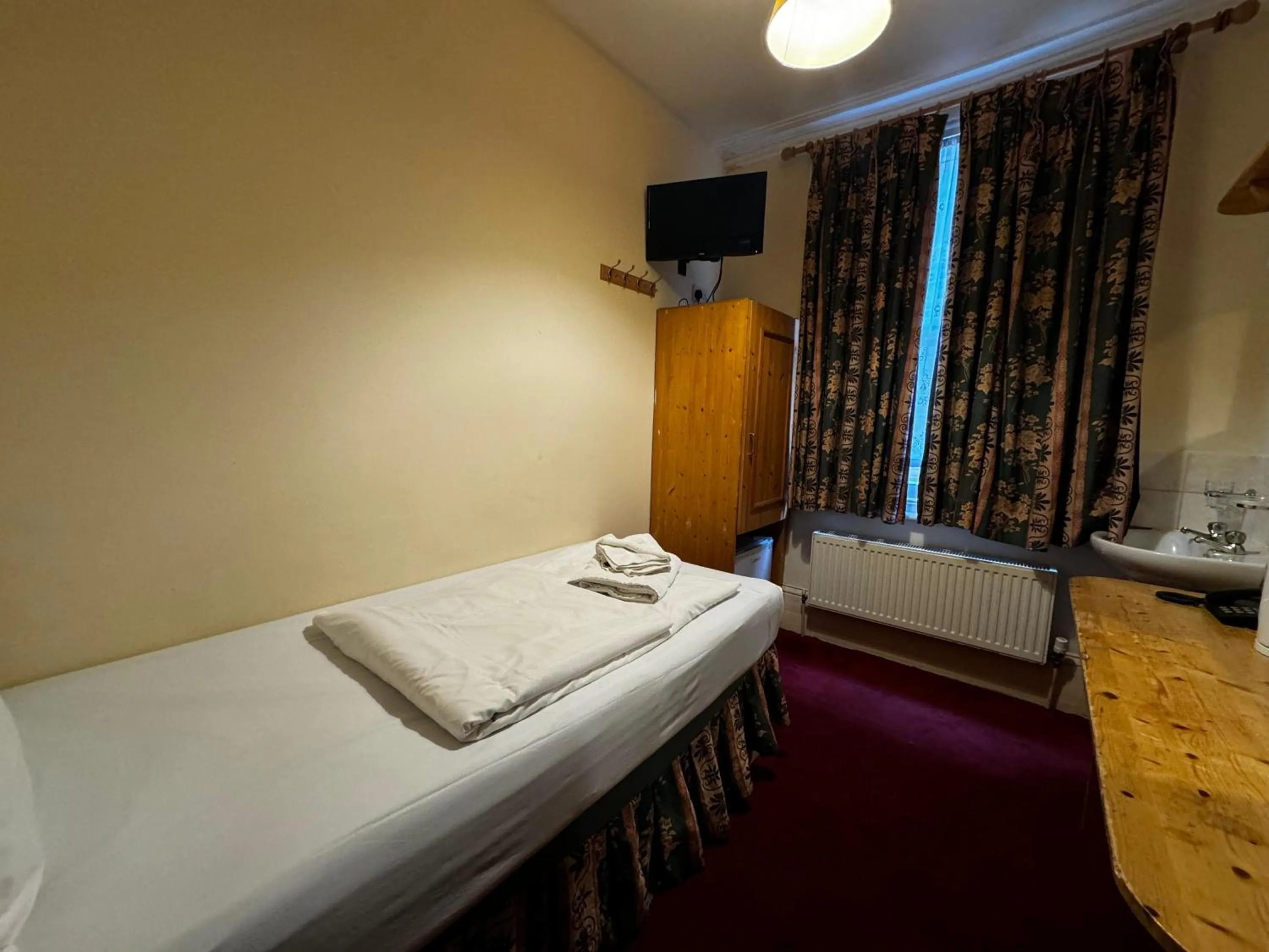 Bed in Bridge Park Hotel