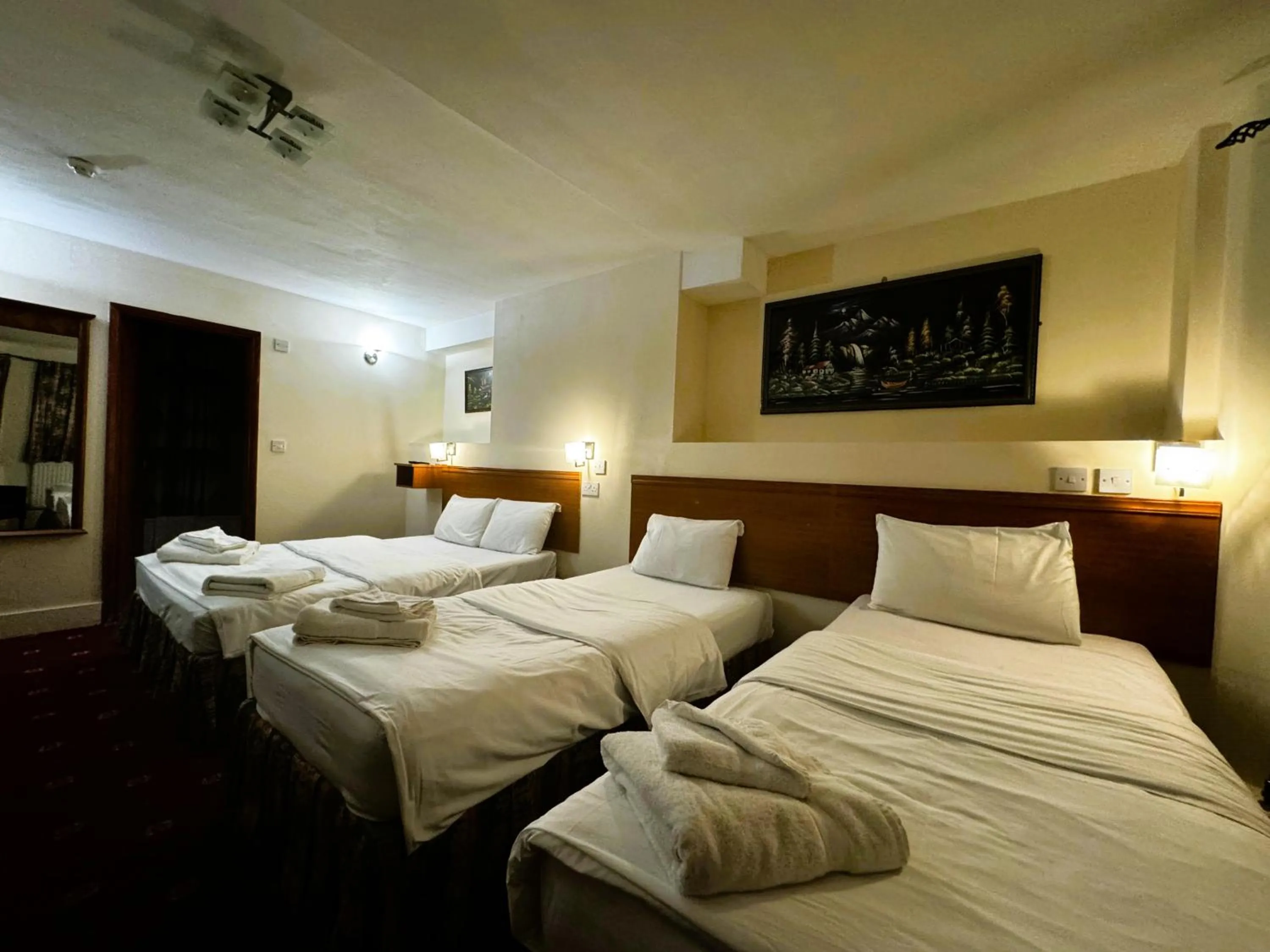 Bed in Bridge Park Hotel