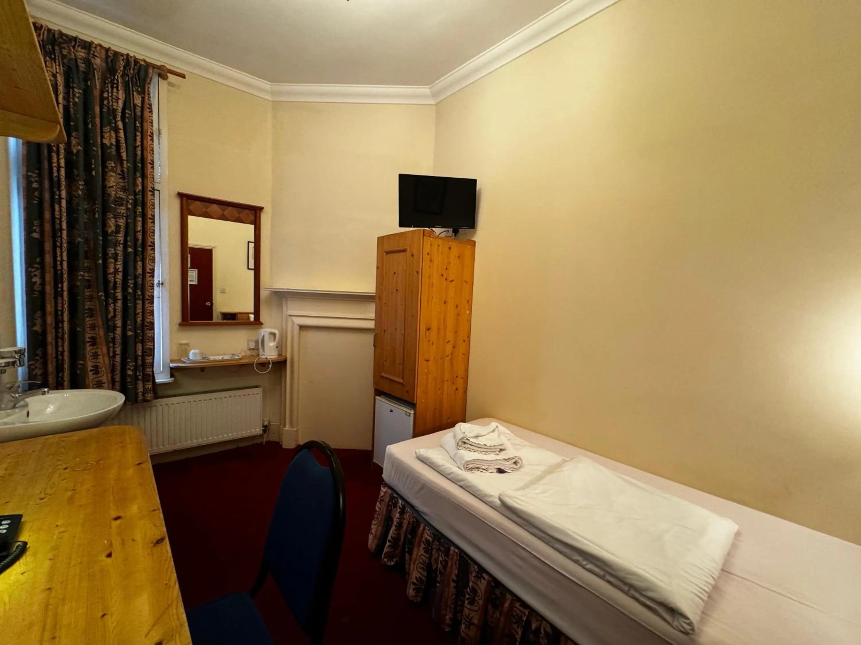 Bed in Bridge Park Hotel