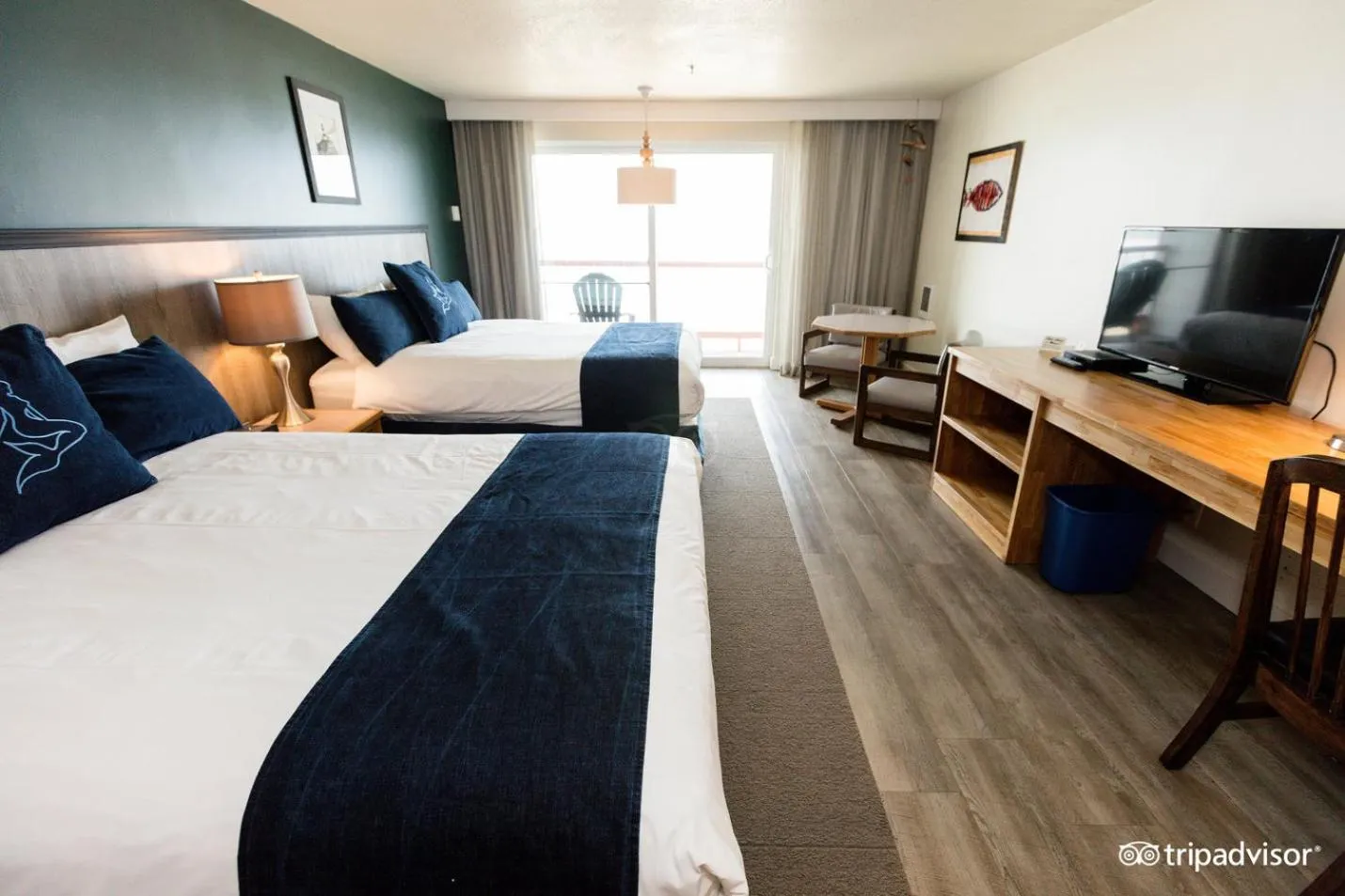 Guests, Bed in Surftides Hotel