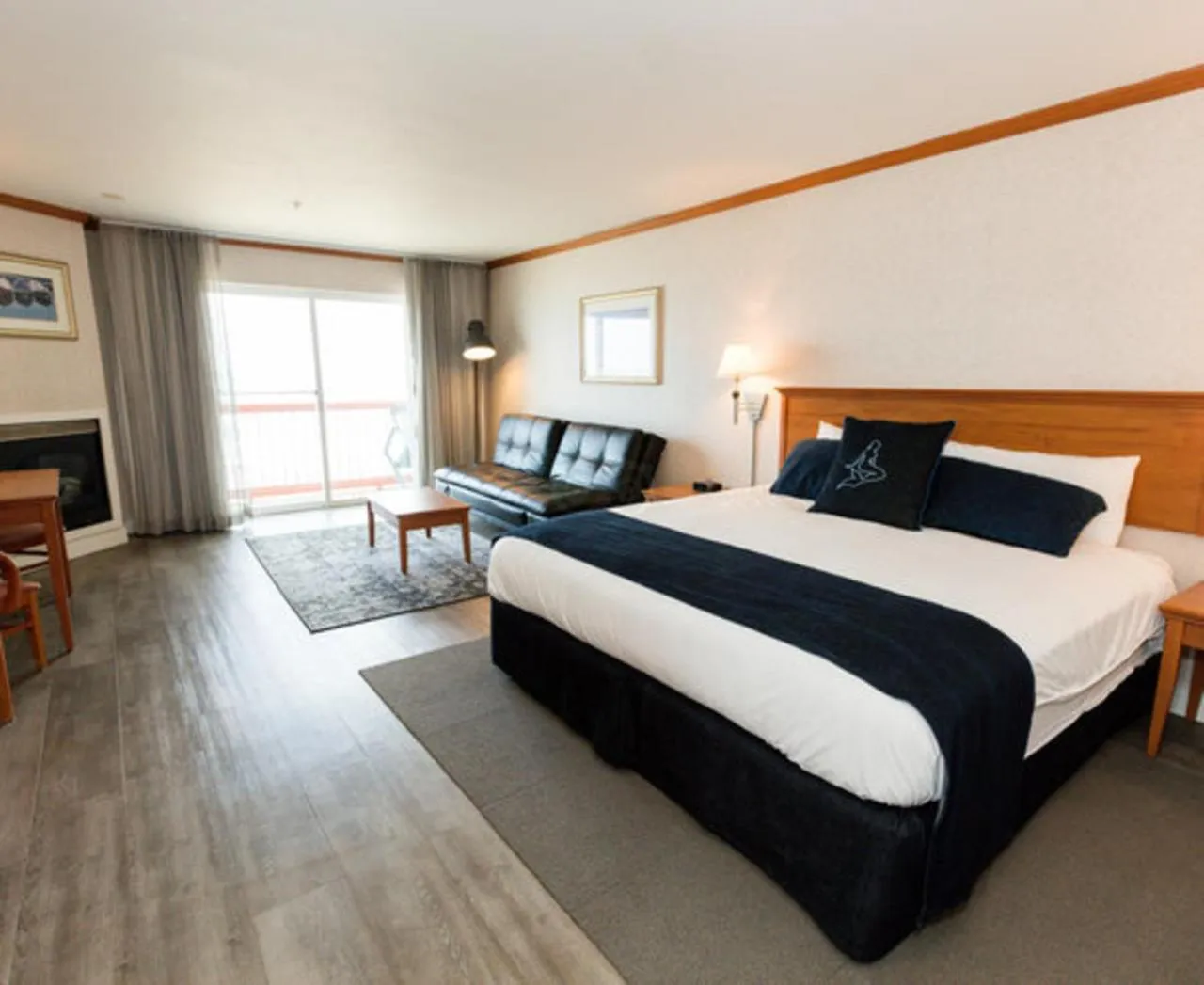 Photo of the whole room, Bed in Surftides Hotel