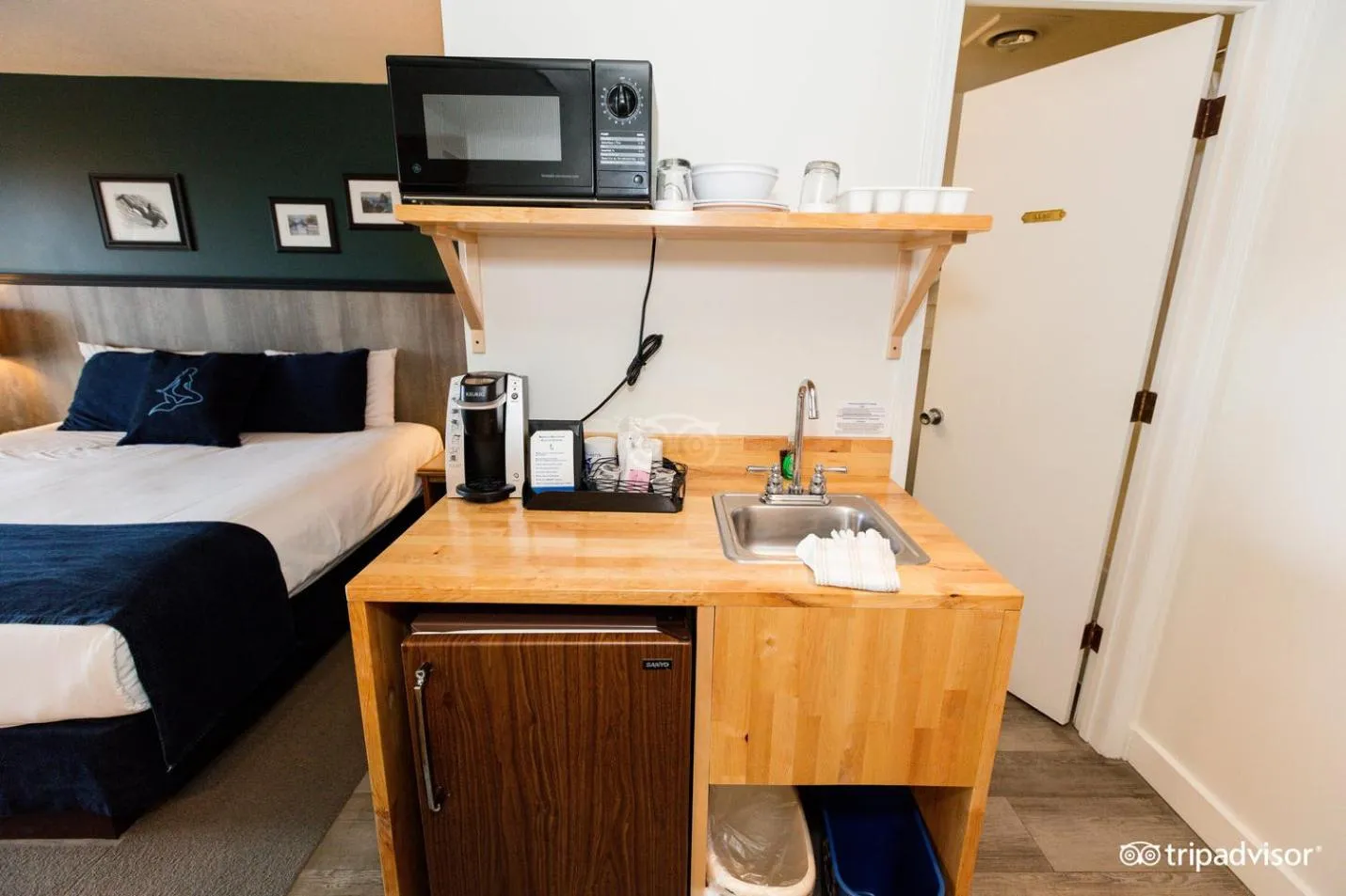 Guests, Bed in Surftides Hotel