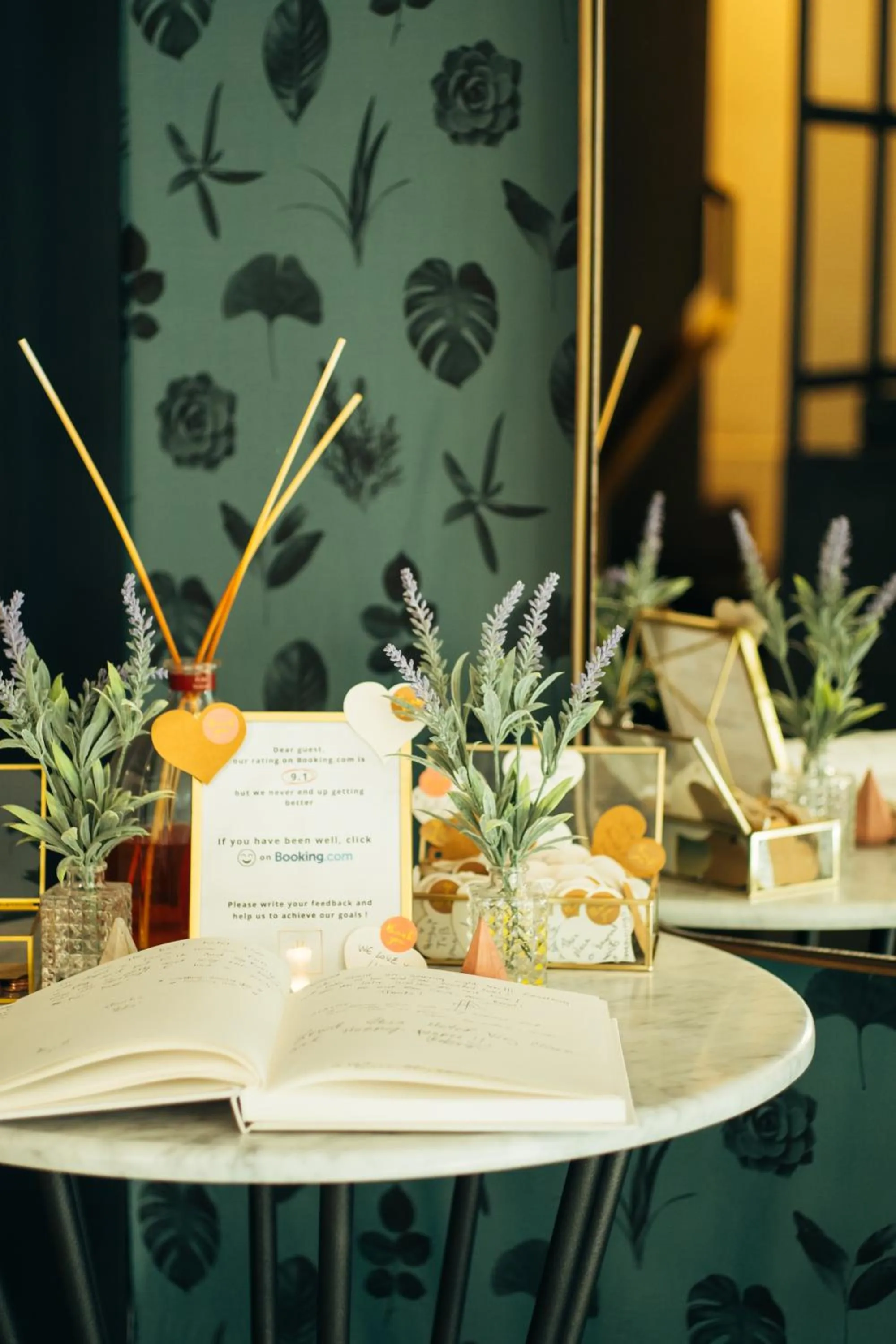 Communal lounge/ TV room in Horti 14 Borgo Trastevere Hotel