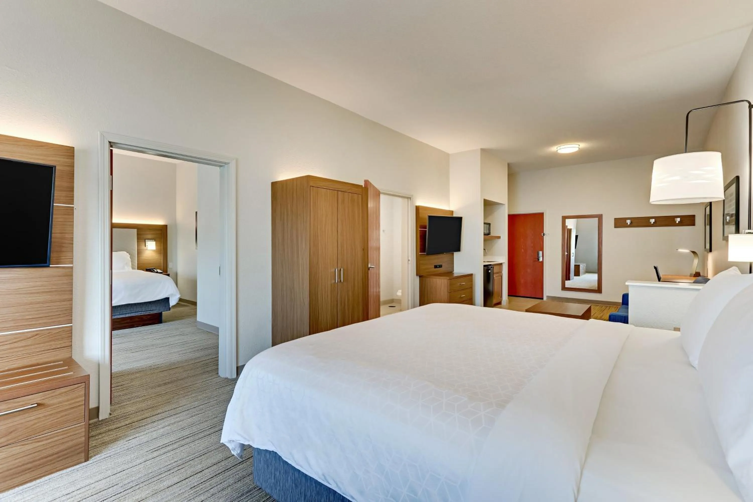 Photo of the whole room, Bed in Holiday Inn Express Hotel and Suites Weatherford by IHG