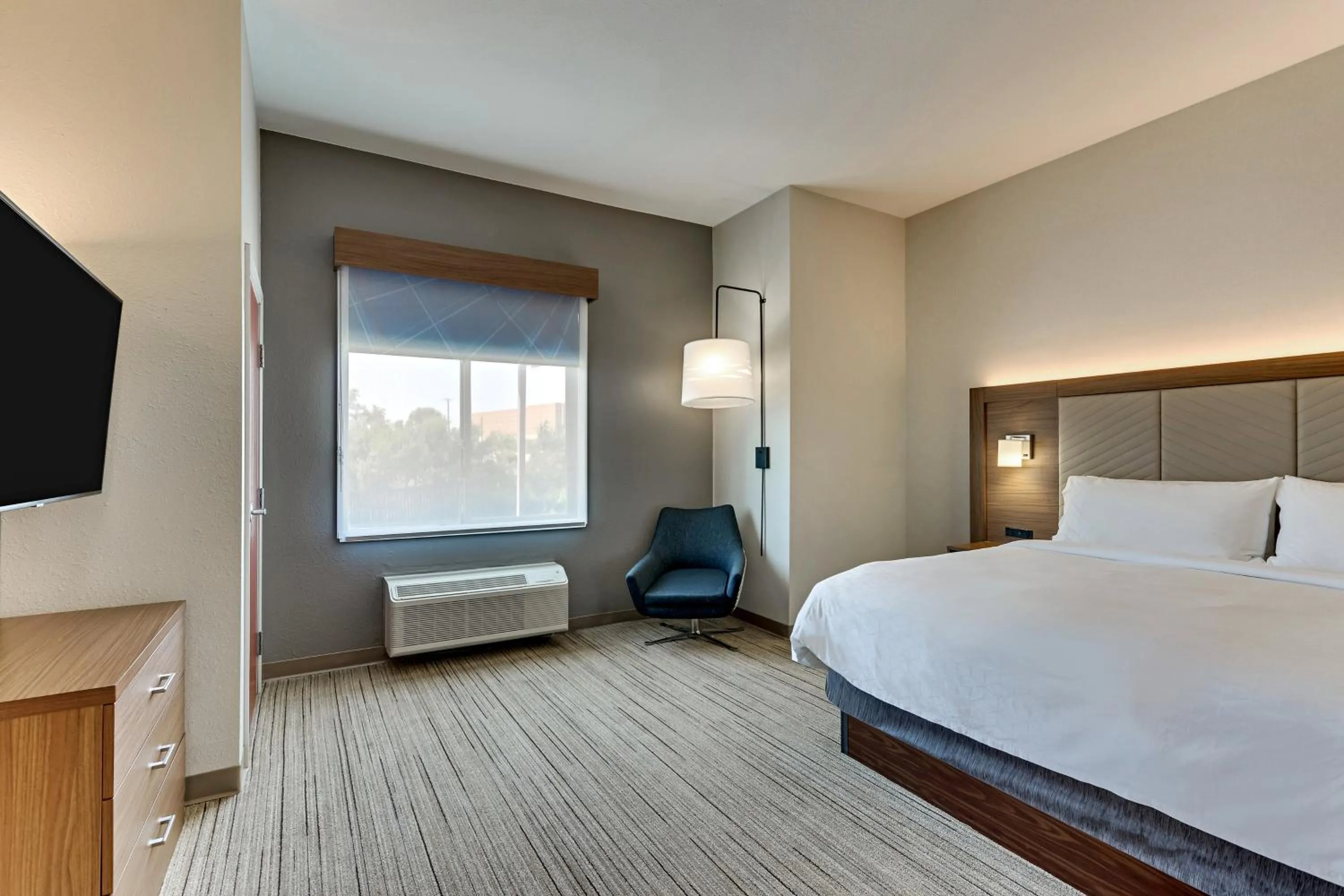 Photo of the whole room, Bed in Holiday Inn Express Hotel and Suites Weatherford by IHG