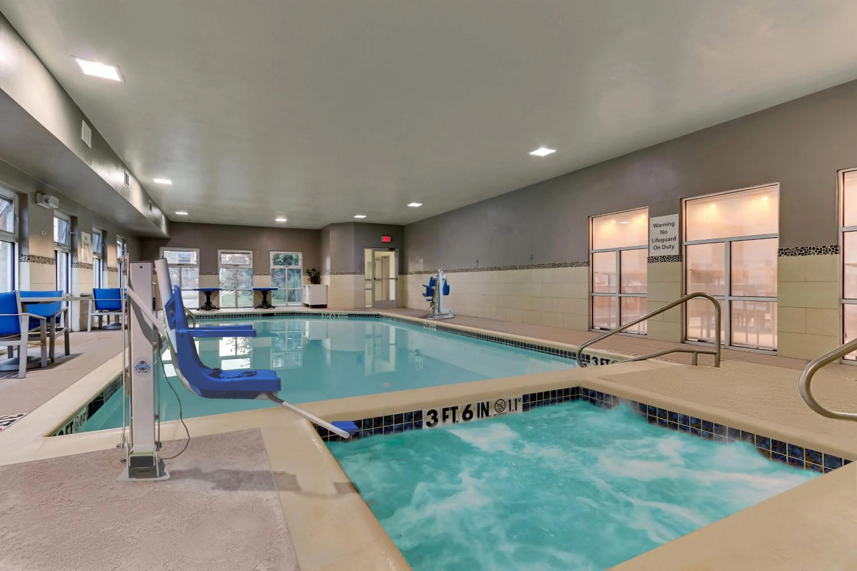 Swimming pool in Holiday Inn Express Hotel and Suites Weatherford by IHG