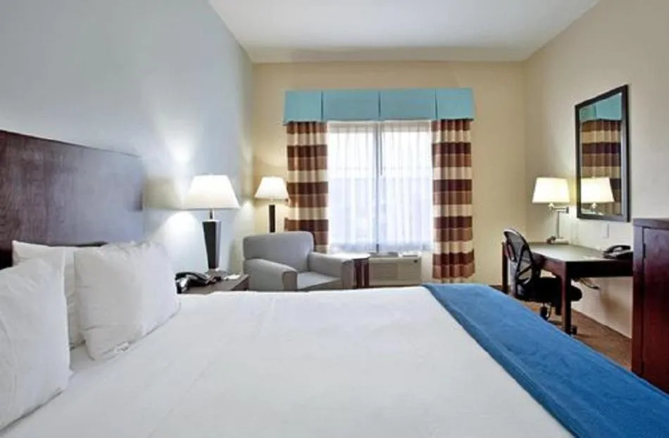 Bed in Holiday Inn Express - Eunice by IHG