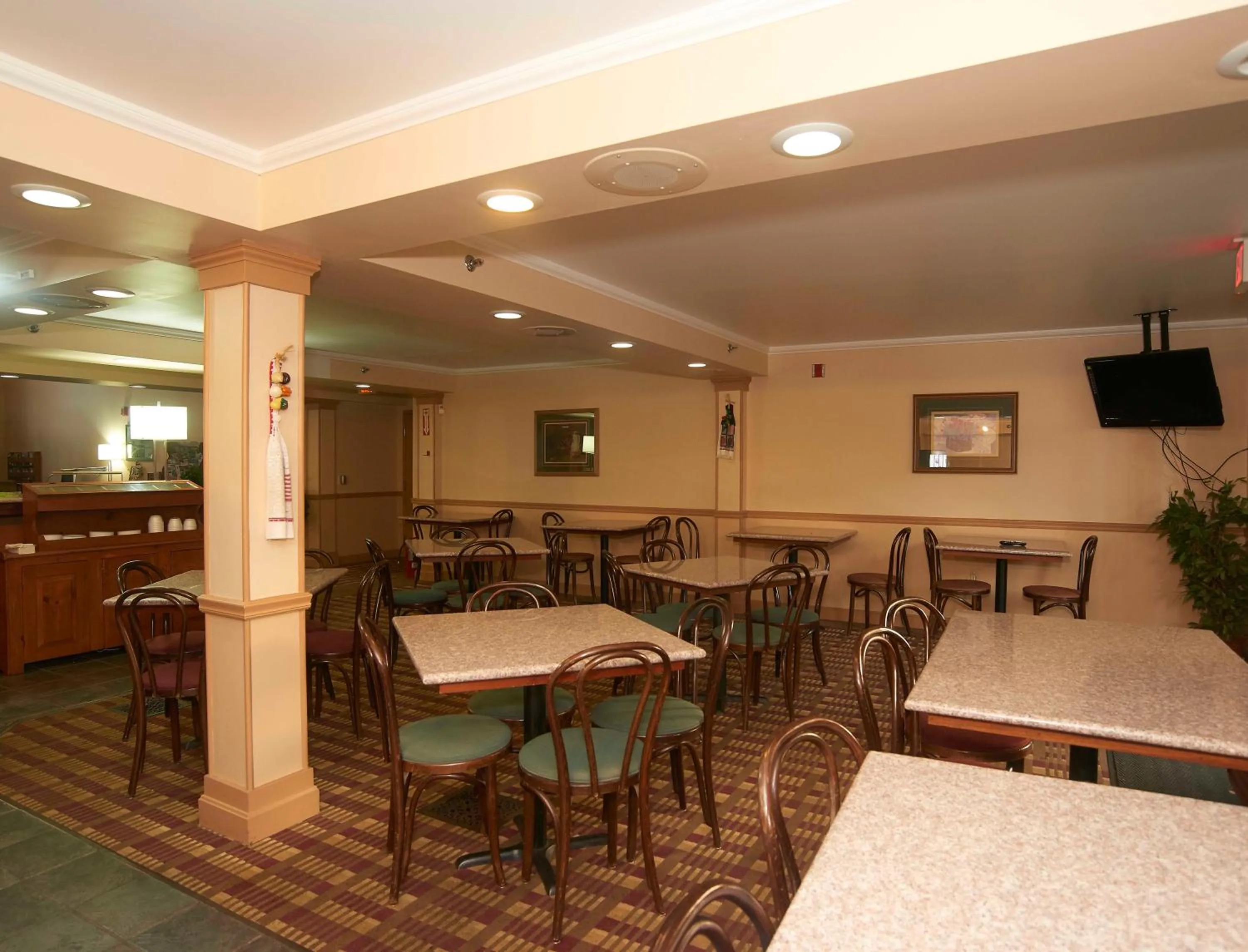 Breakfast in Hollow Inn and Motel