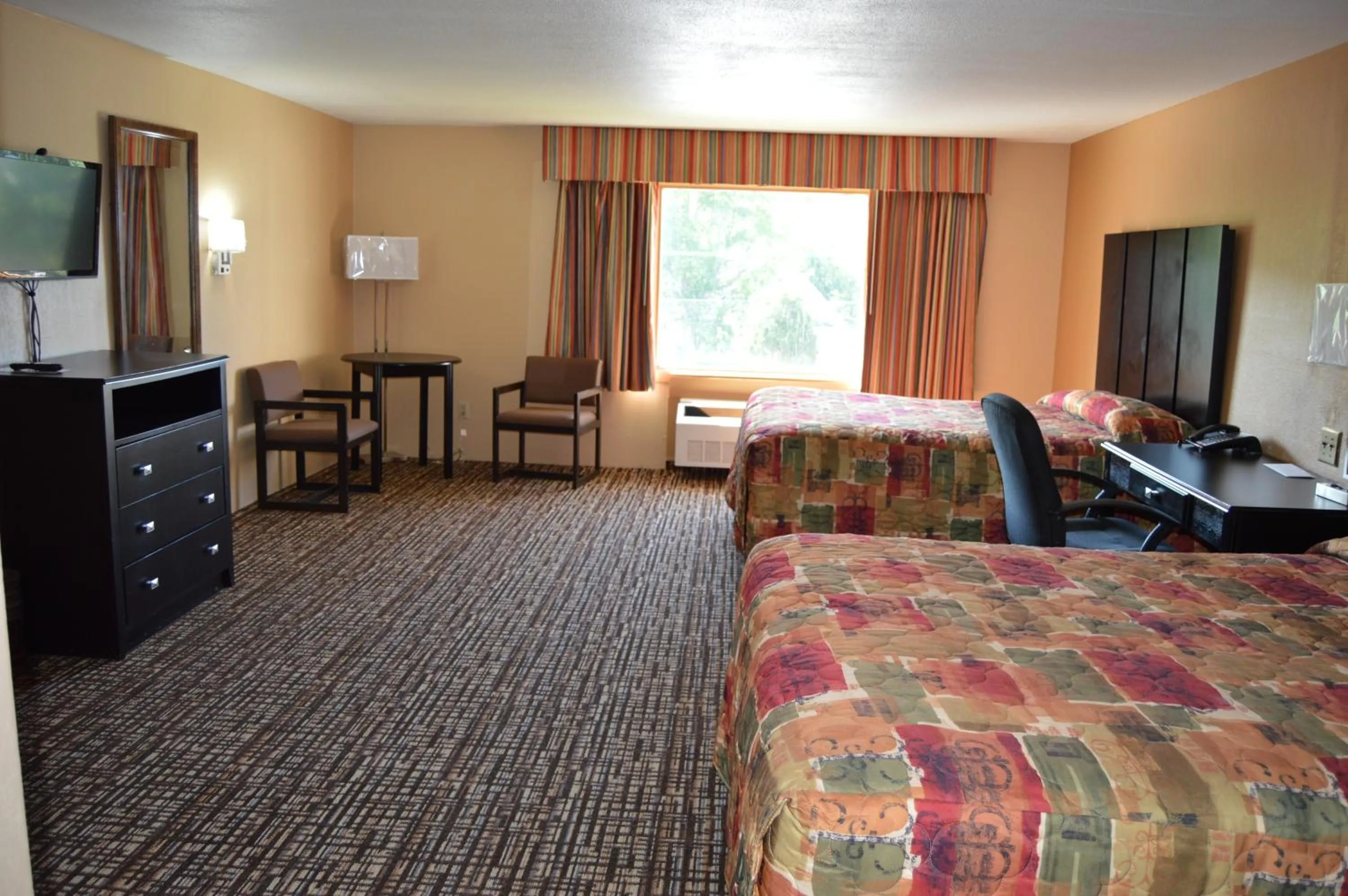 Photo of the whole room, Bed in Hollow Inn and Motel