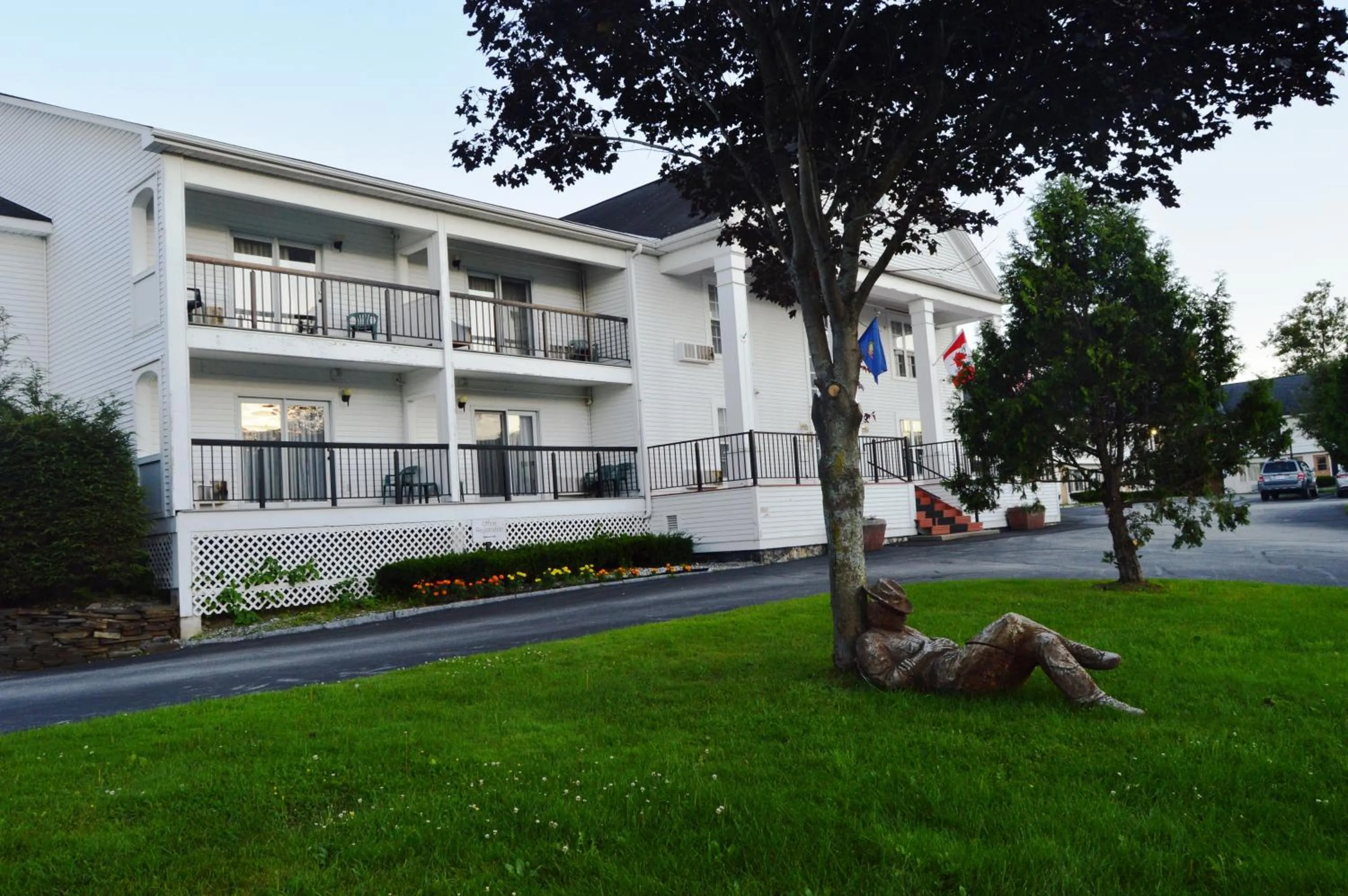 Natural landscape in Hollow Inn and Motel