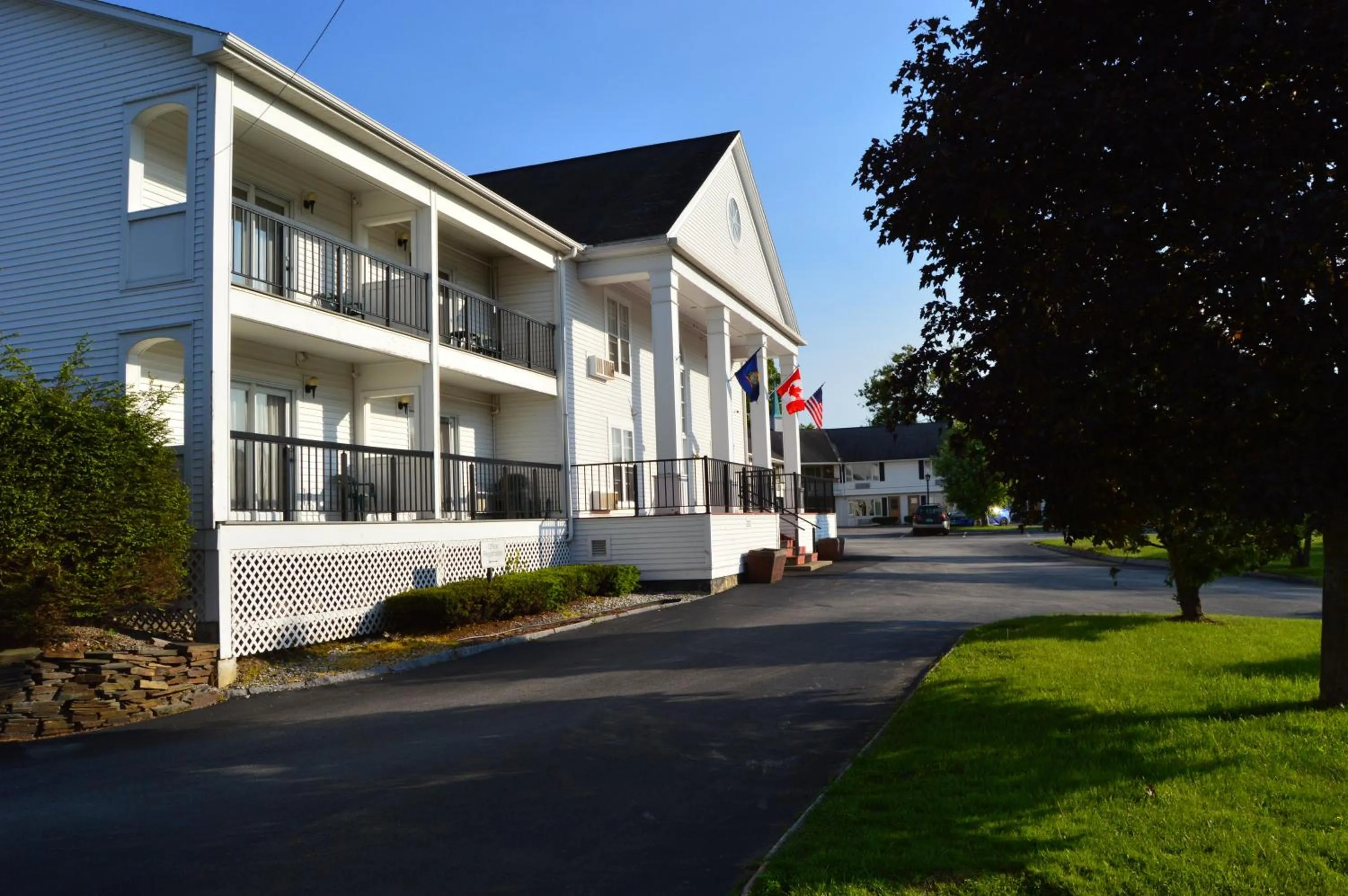Street view in Hollow Inn and Motel