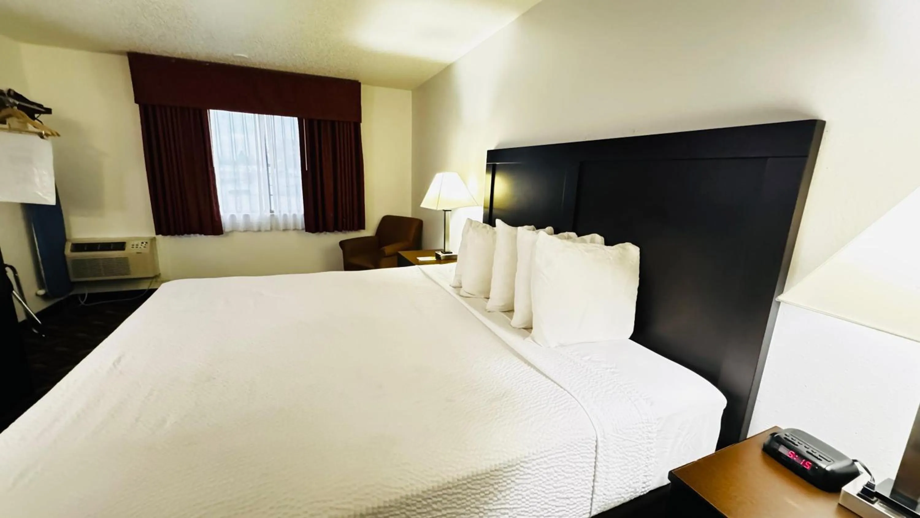 Bed in Days Inn by Wyndham North Platte