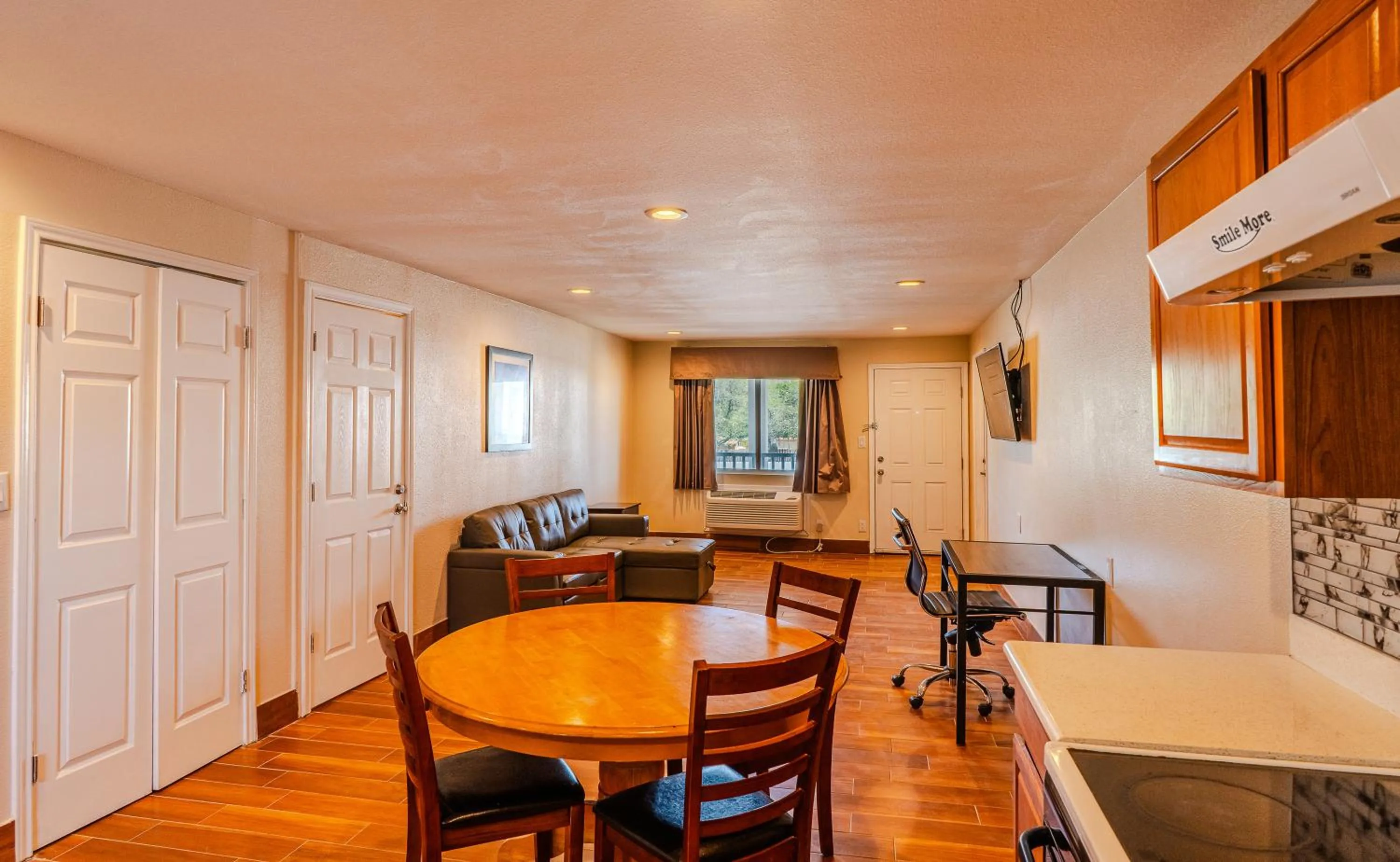 TV and multimedia in Quality Inn Rockport on Aransas Bay