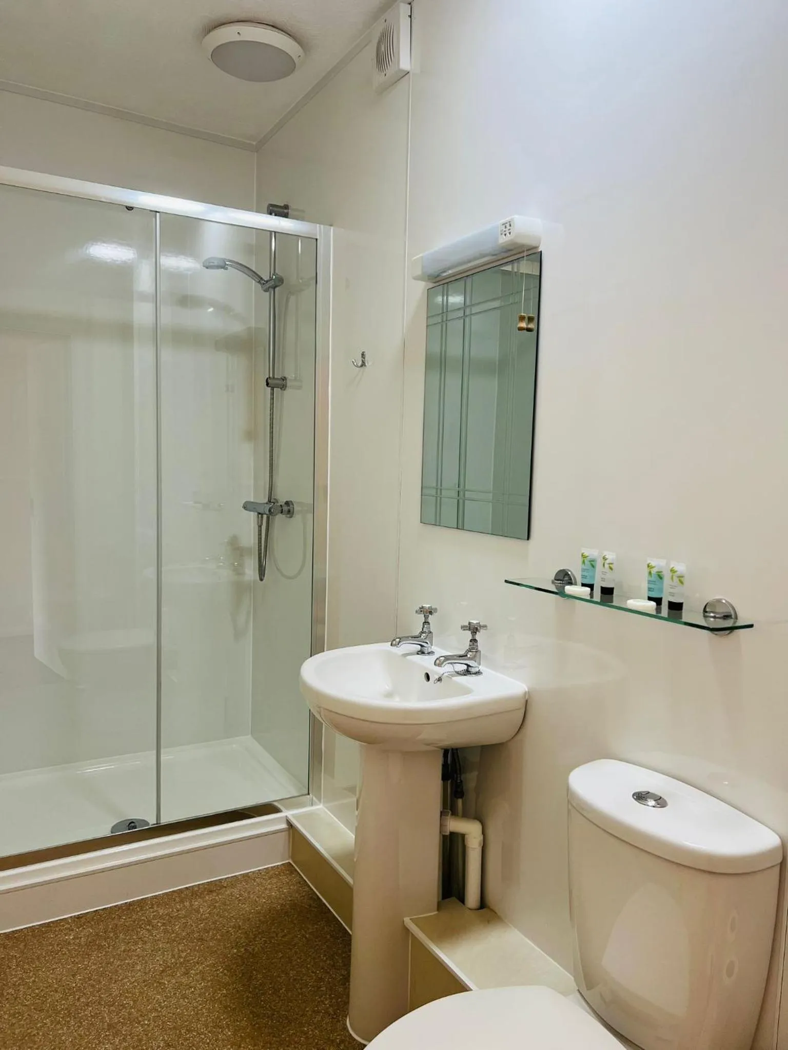 Bathroom in Rothwell House Hotel