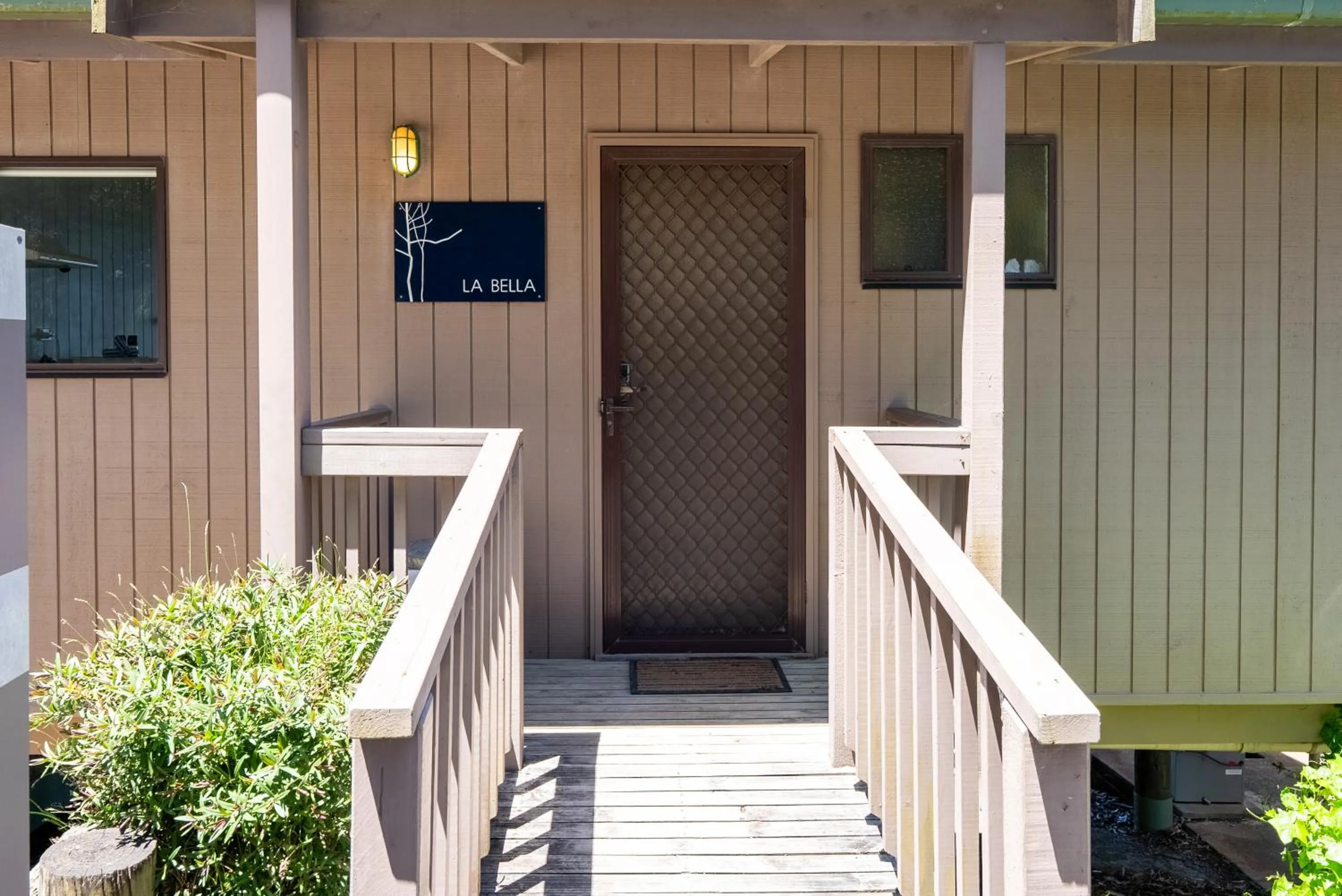 Facade/entrance in Beacon Point Ocean View Villas