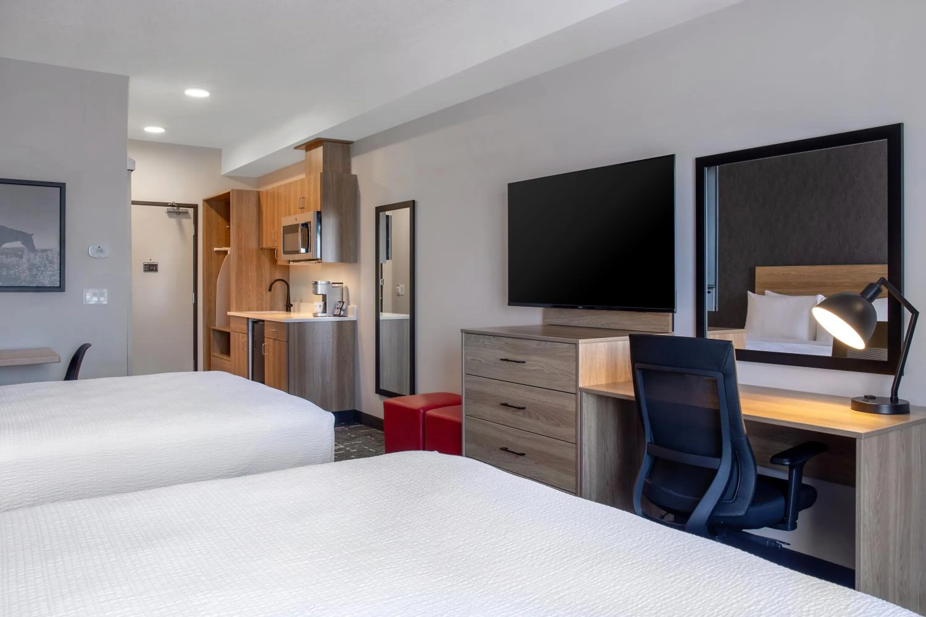 TV and multimedia in Ramada by Wyndham Cochrane