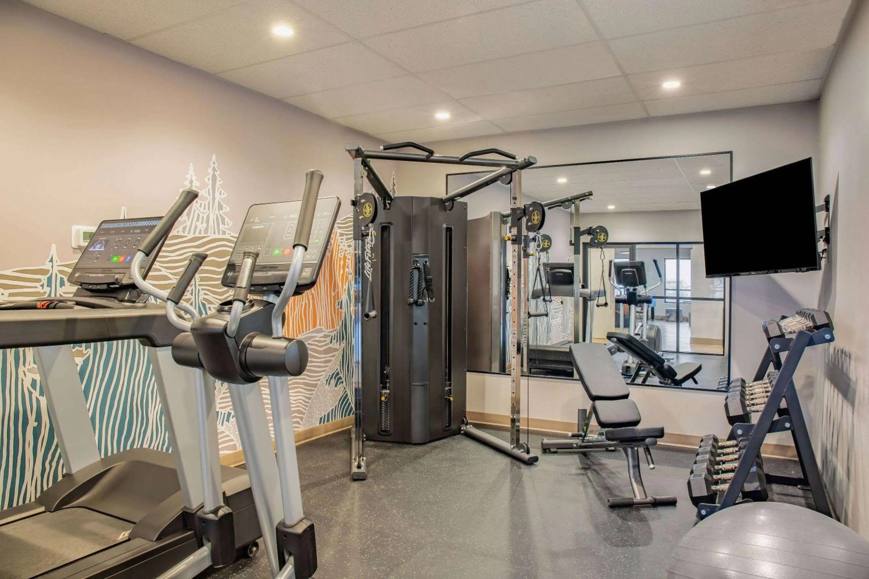 Fitness centre/facilities in Ramada by Wyndham Cochrane