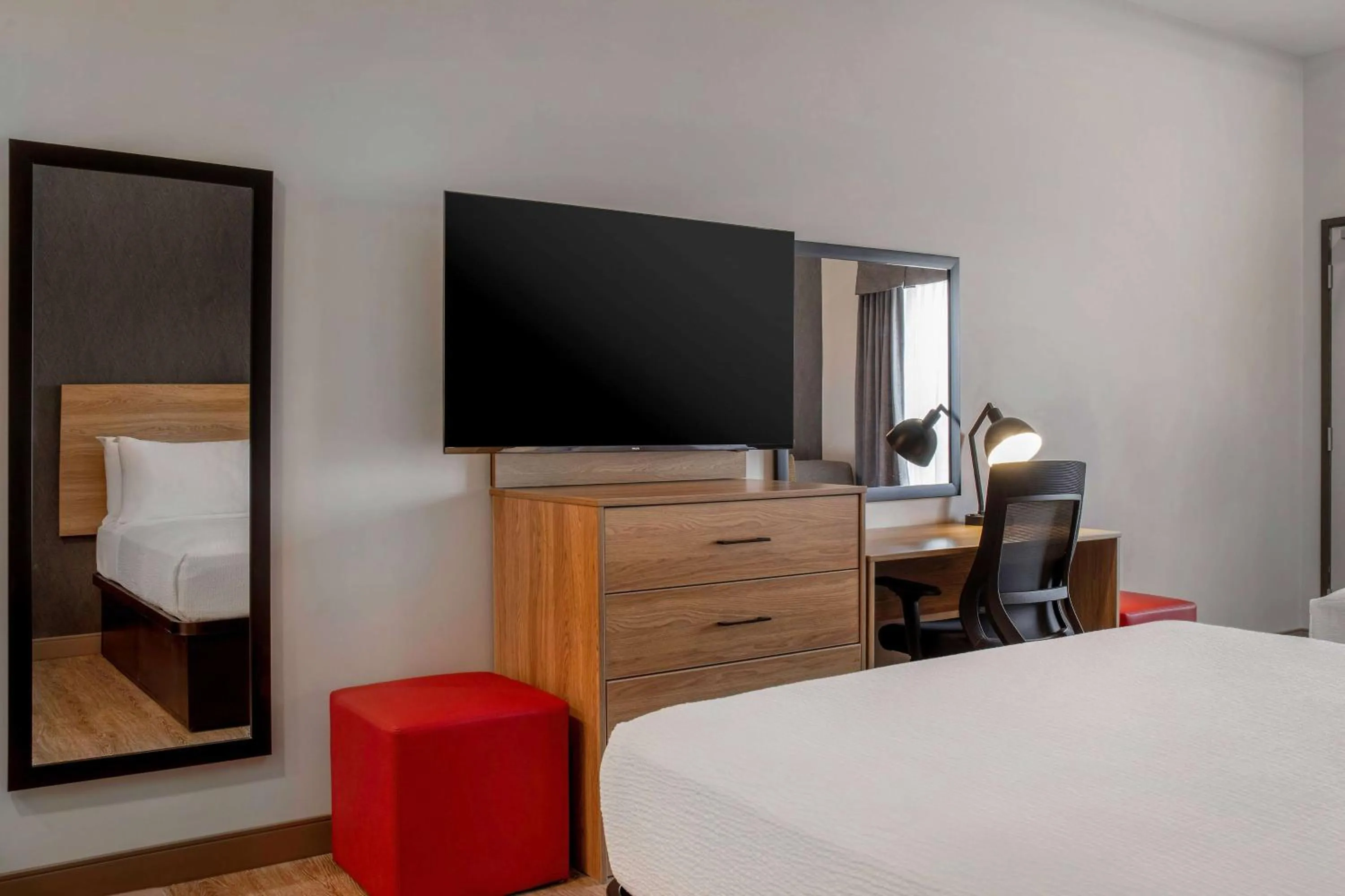 Photo of the whole room in Ramada by Wyndham Cochrane