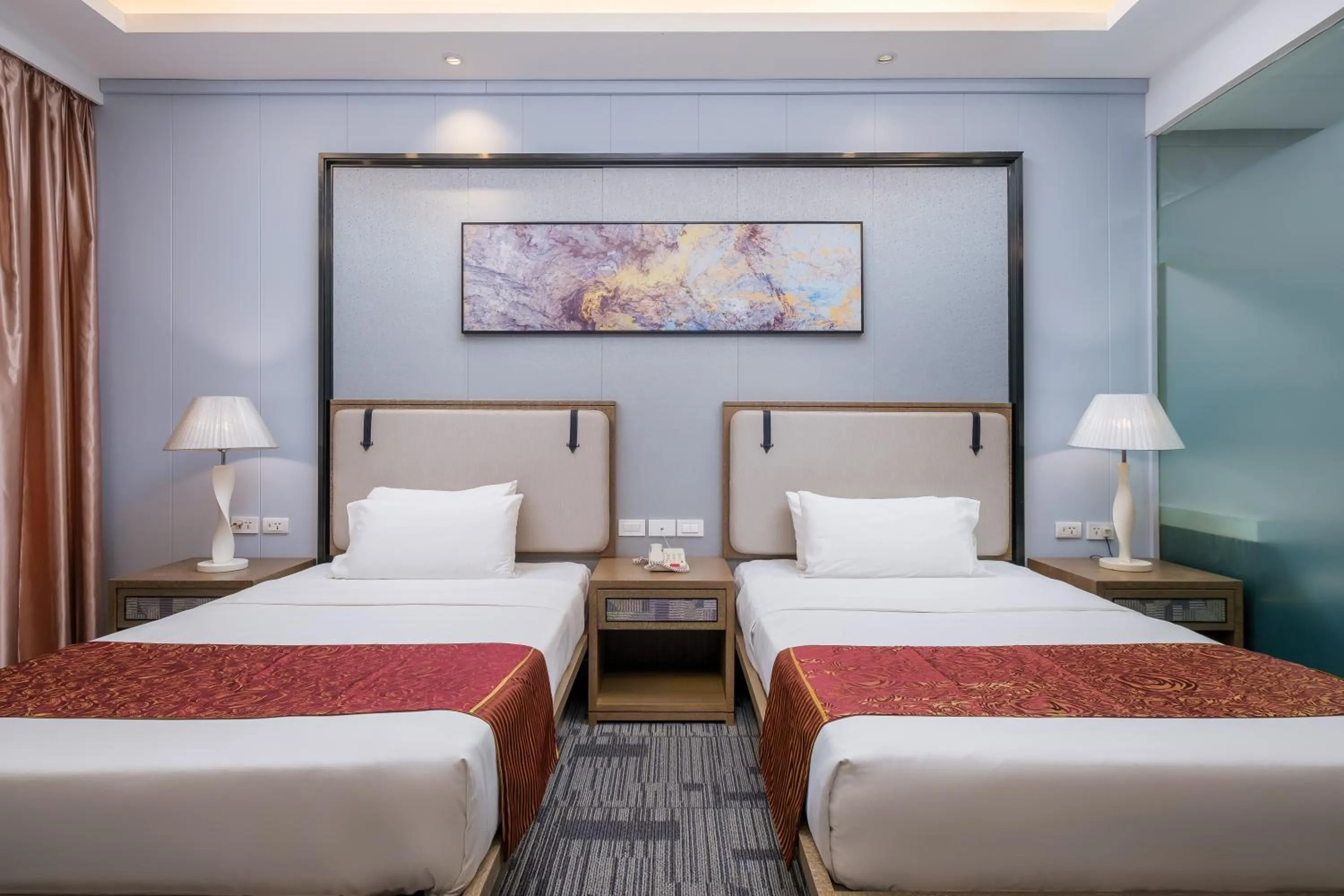 Bed in Sunlight Hotel Puerto Princesa