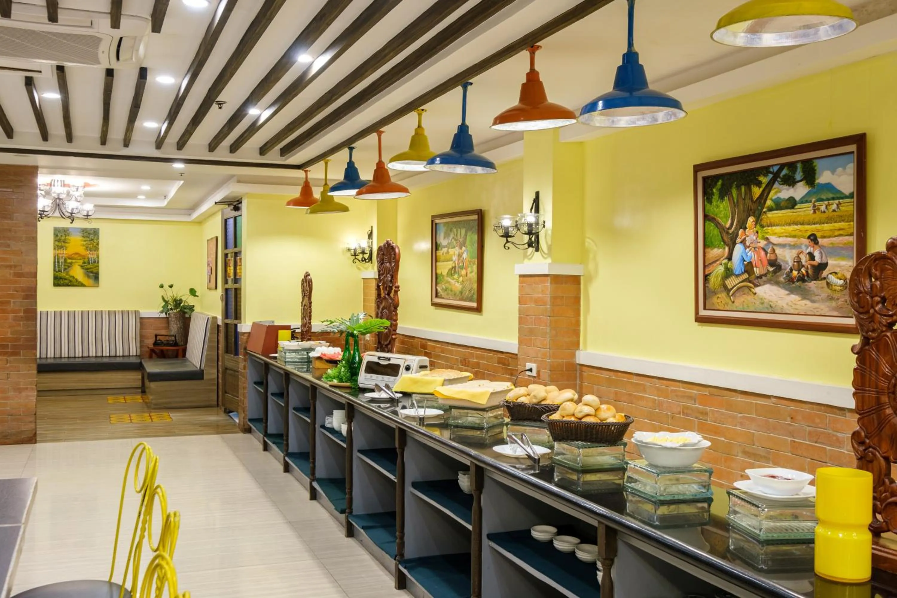 Restaurant/places to eat in Sunlight Hotel Puerto Princesa