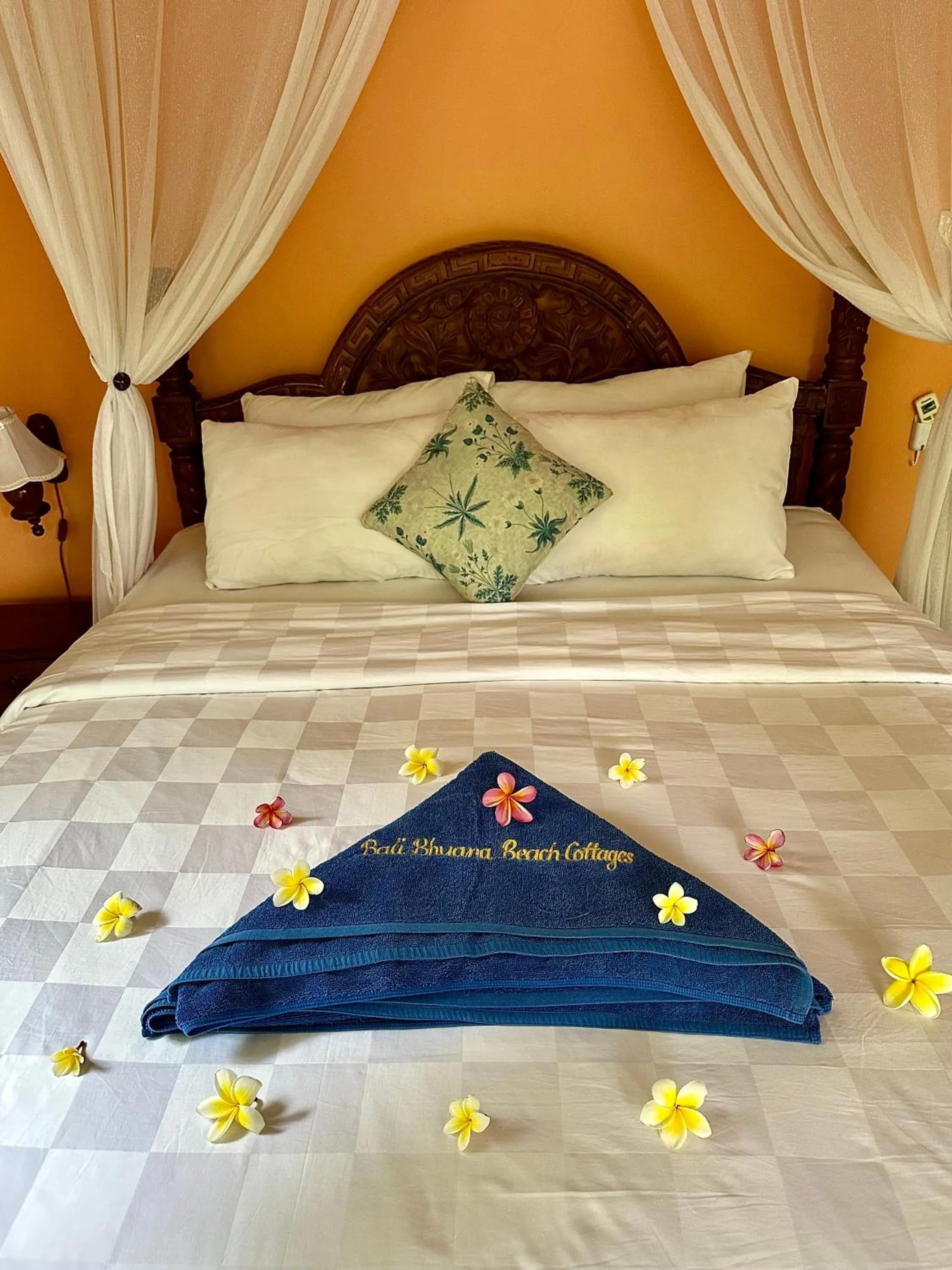 Bathroom, Bed in Bali Bhuana Beach Cottages