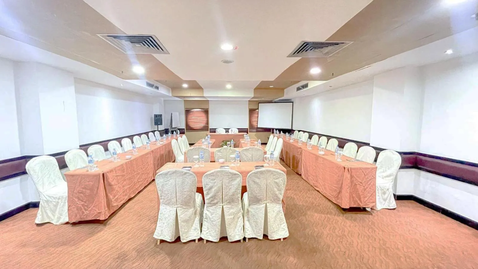 Meeting/conference room in Pacific Palace Hotel