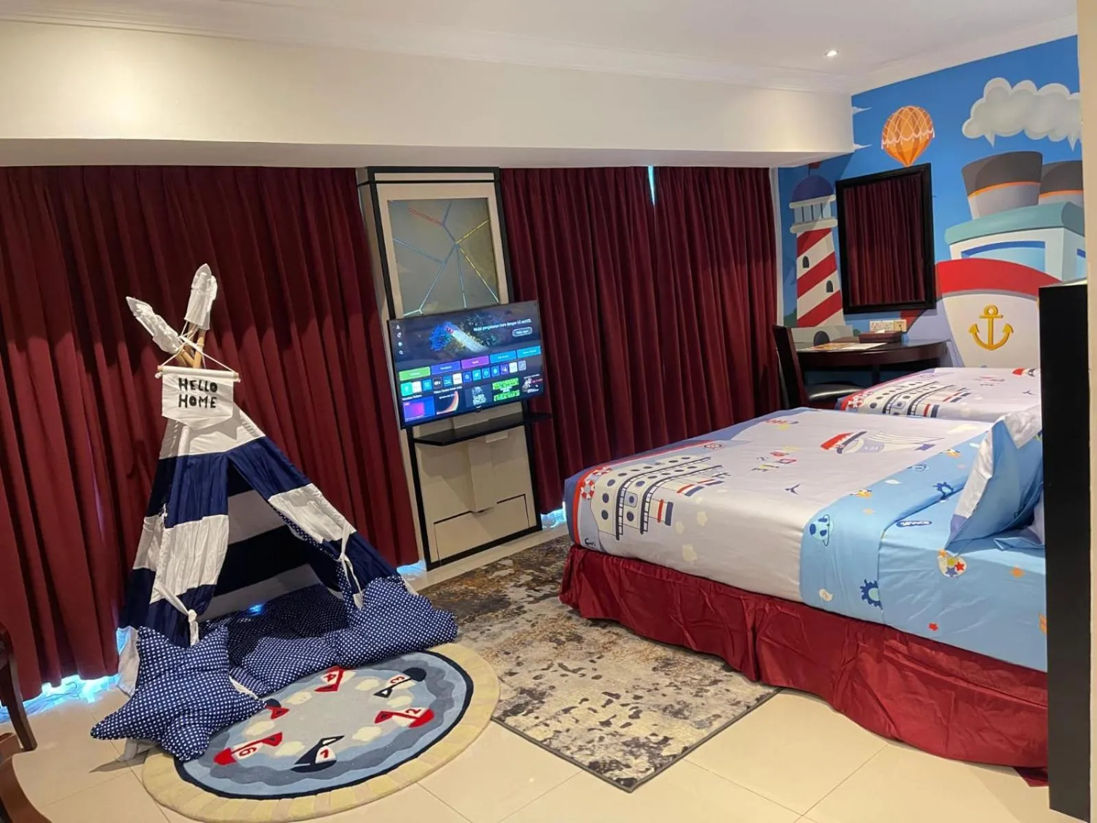 Bed in Pacific Palace Hotel