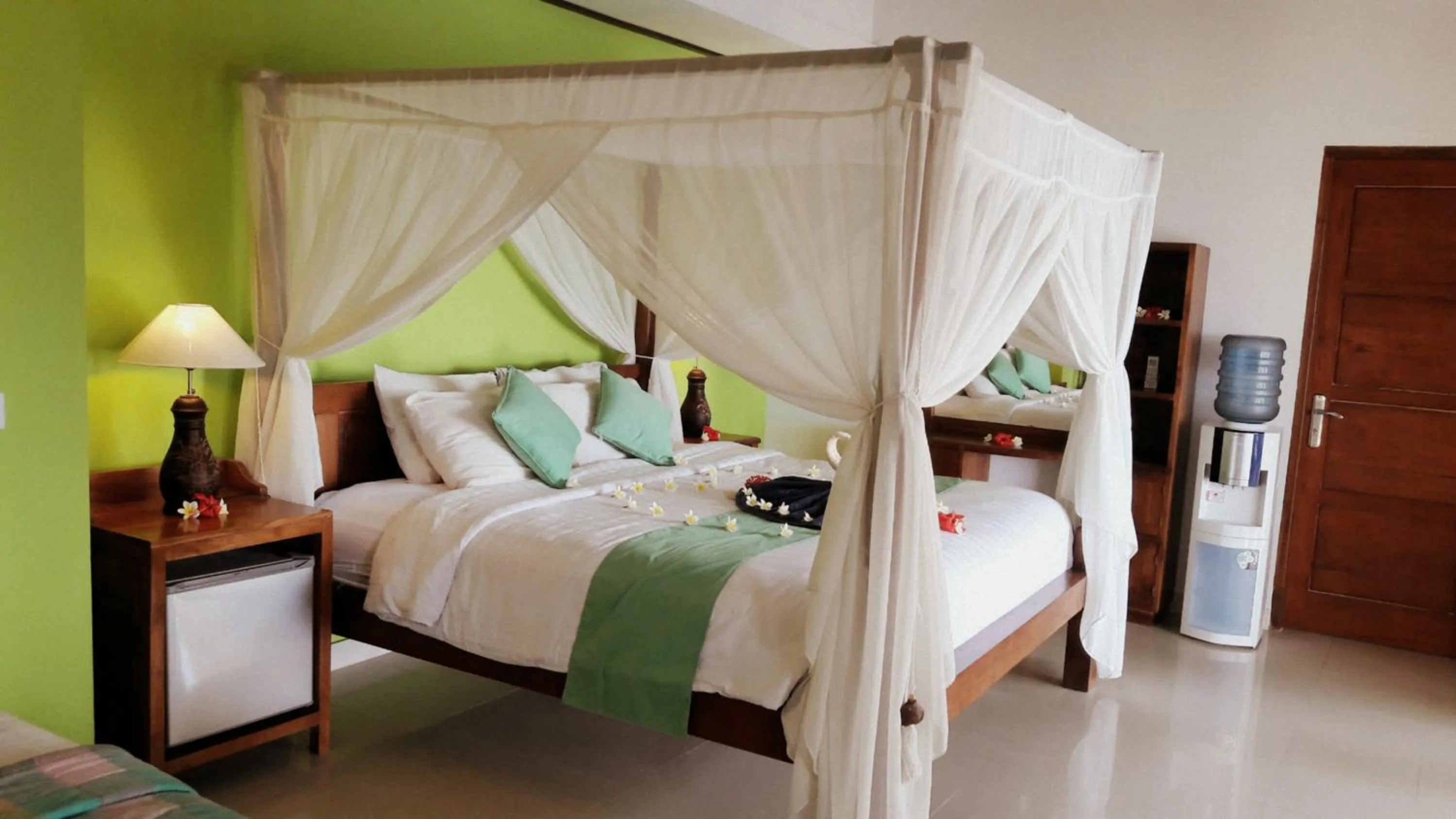Bed in Apa Kabar Villas