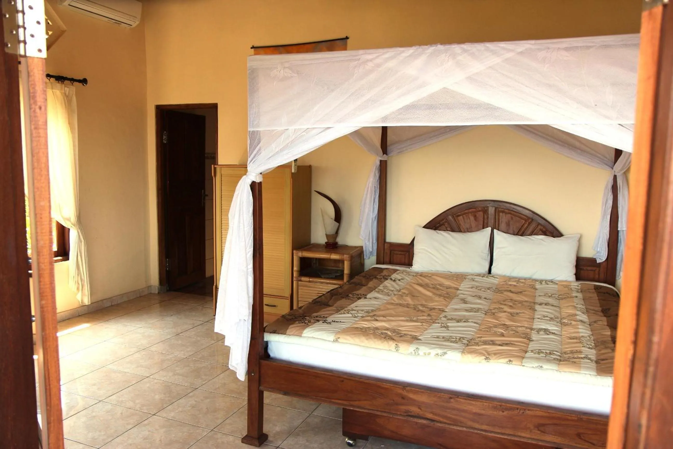 Summer, Bed in Anugerah Villas