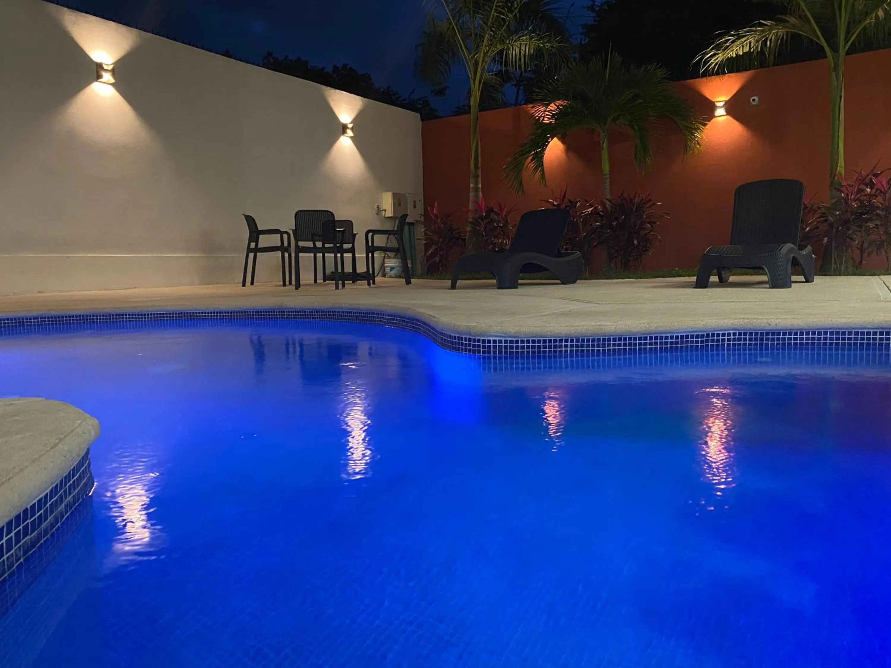 Swimming pool in Hotel Ambra