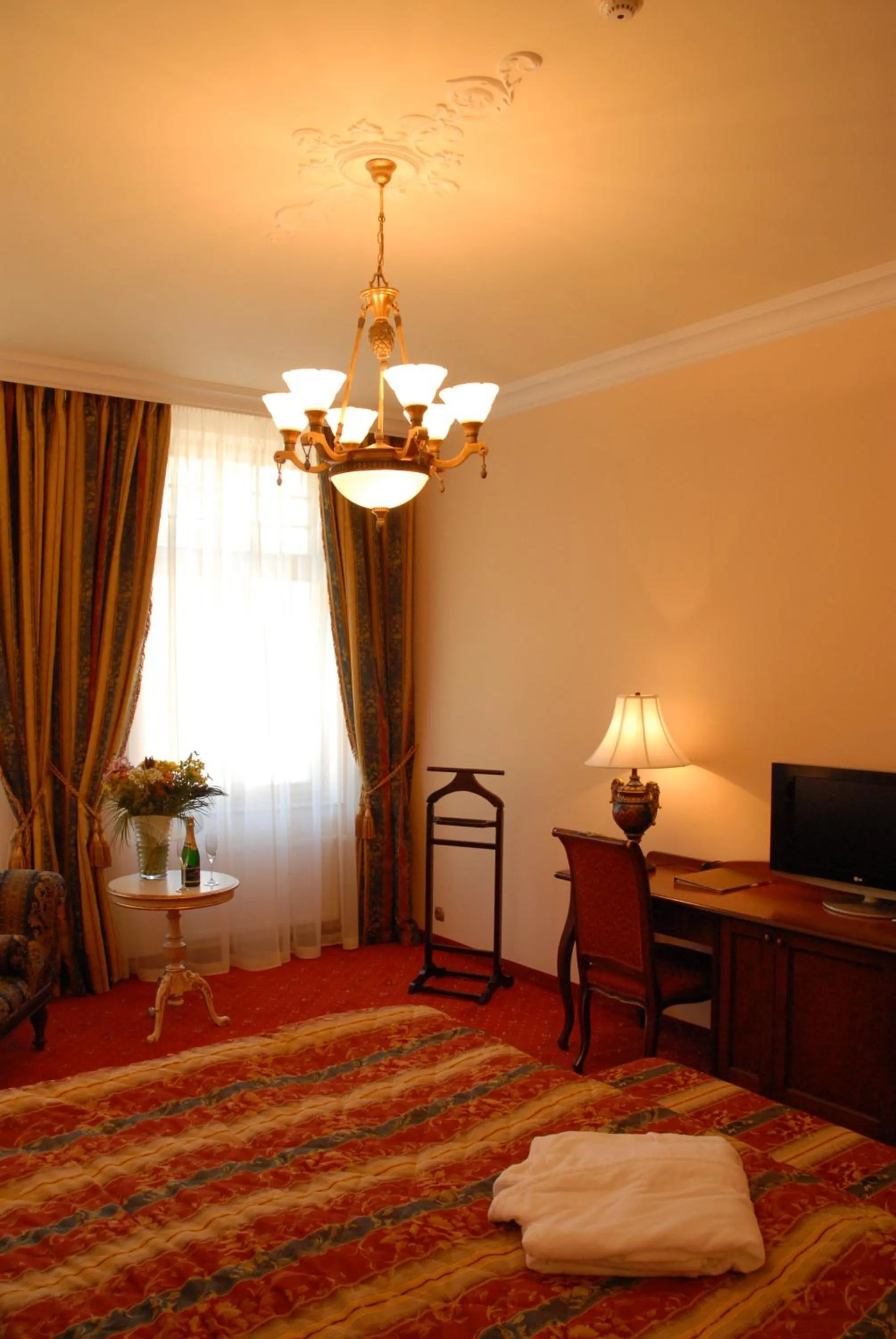 Photo of the whole room, Bed in Aqua Marina