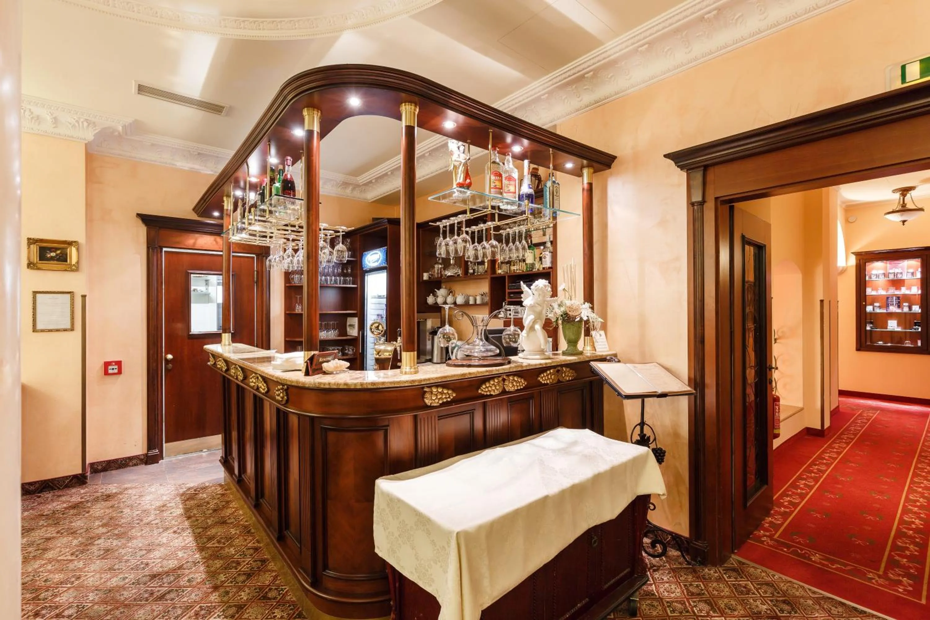 Restaurant/places to eat in Aqua Marina