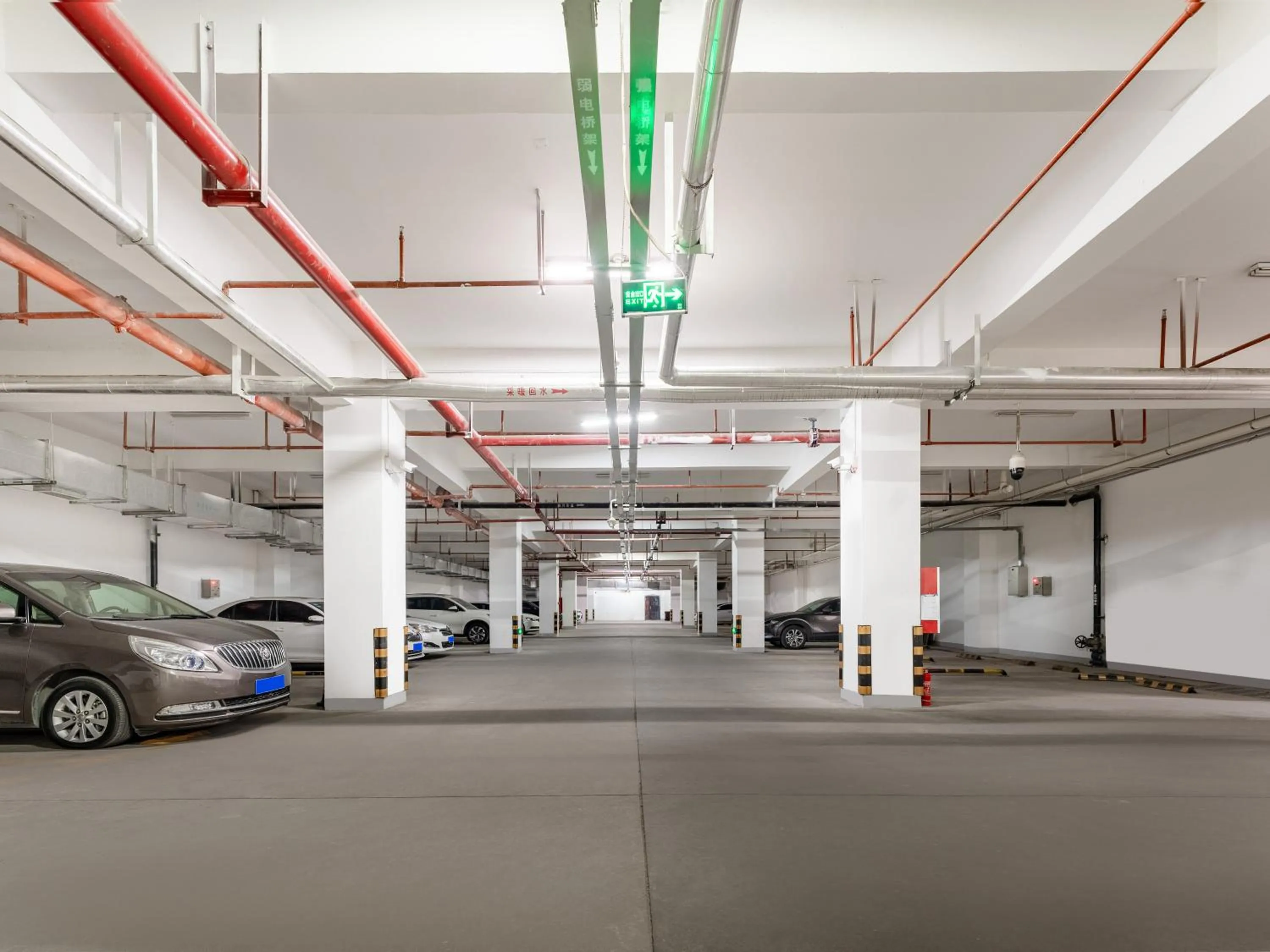 Parking in Campanile Hotel Xi'an Dayan Pagoda Datang Night City Hotel