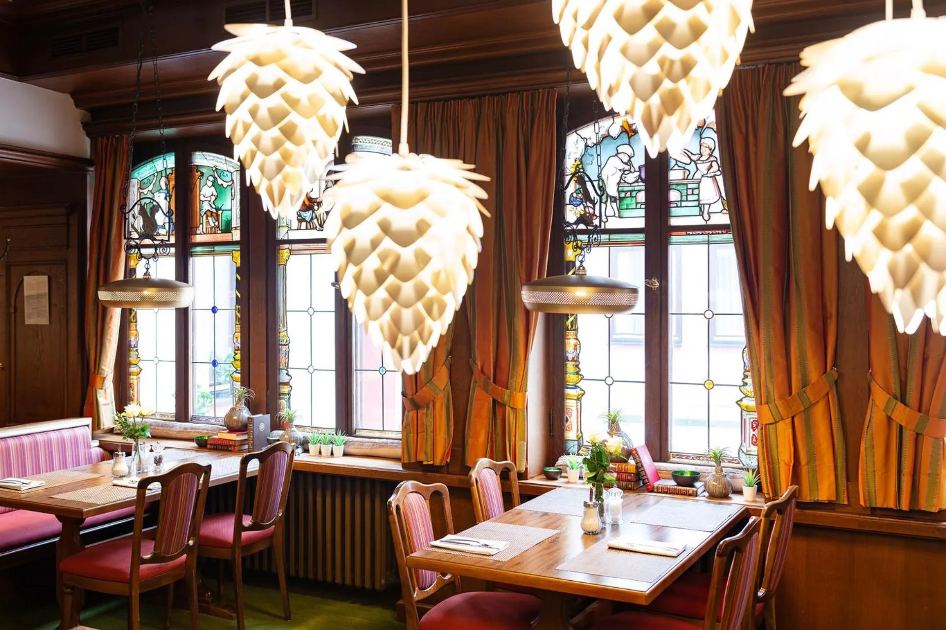 Food and drinks in Bayerischer Hof