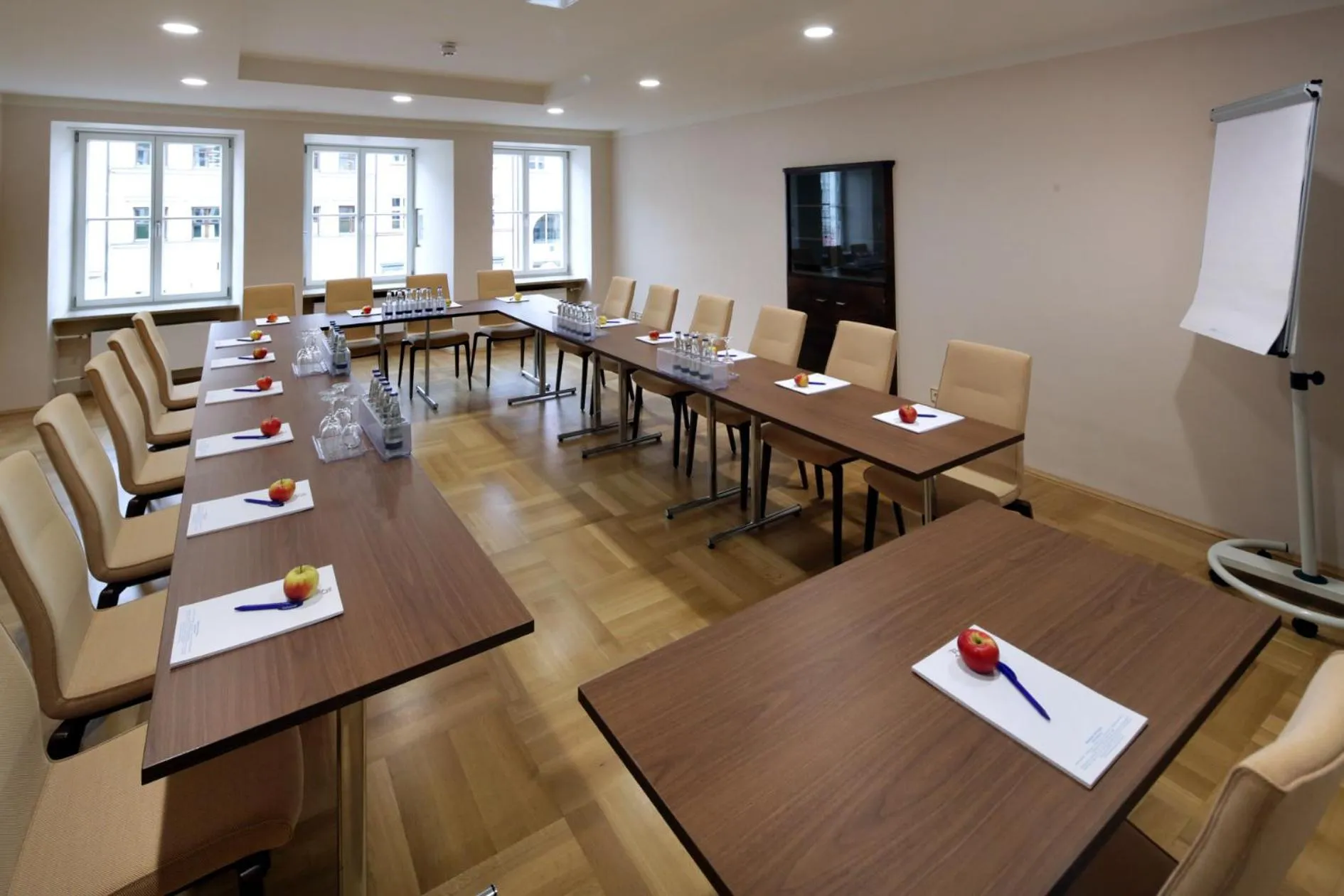 Business facilities in Bayerischer Hof