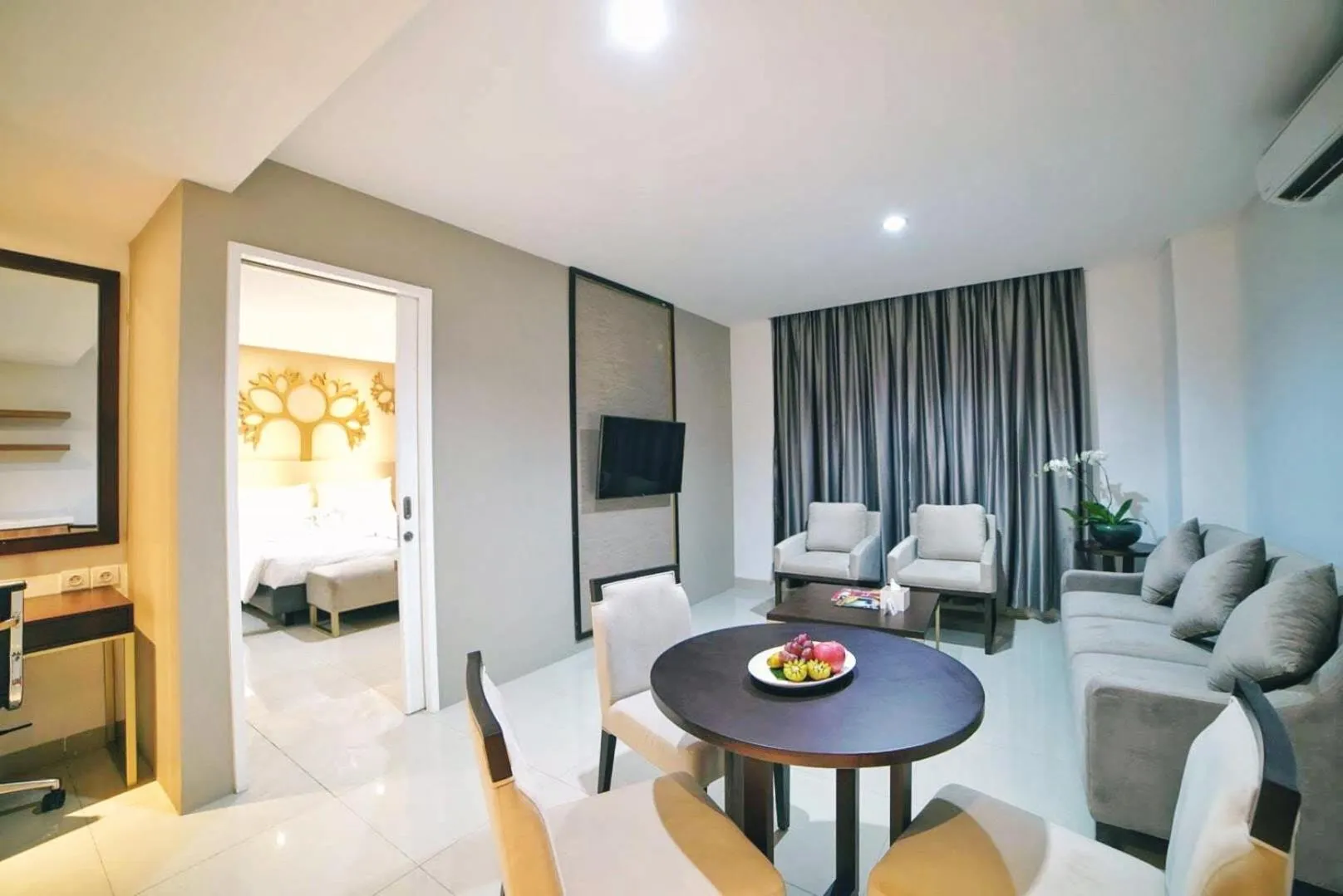 Living room in PALM PARK Hotel Surabaya