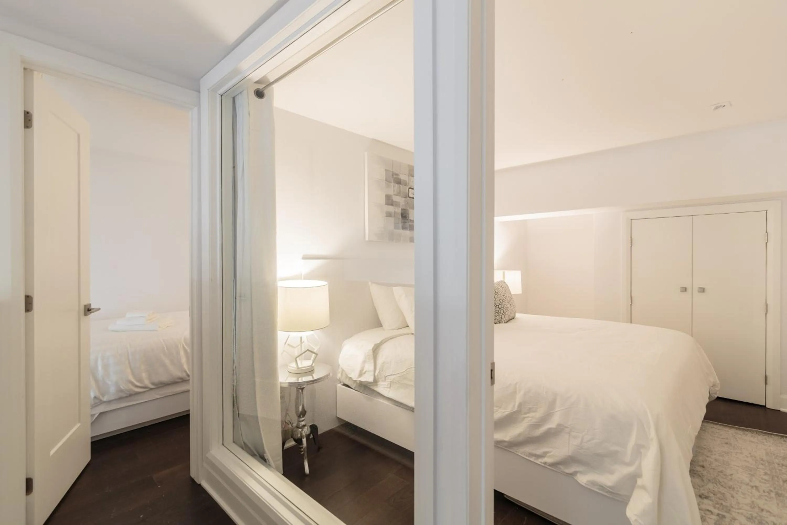 Bedroom, Bed in Parc Avenue Residences Mile End