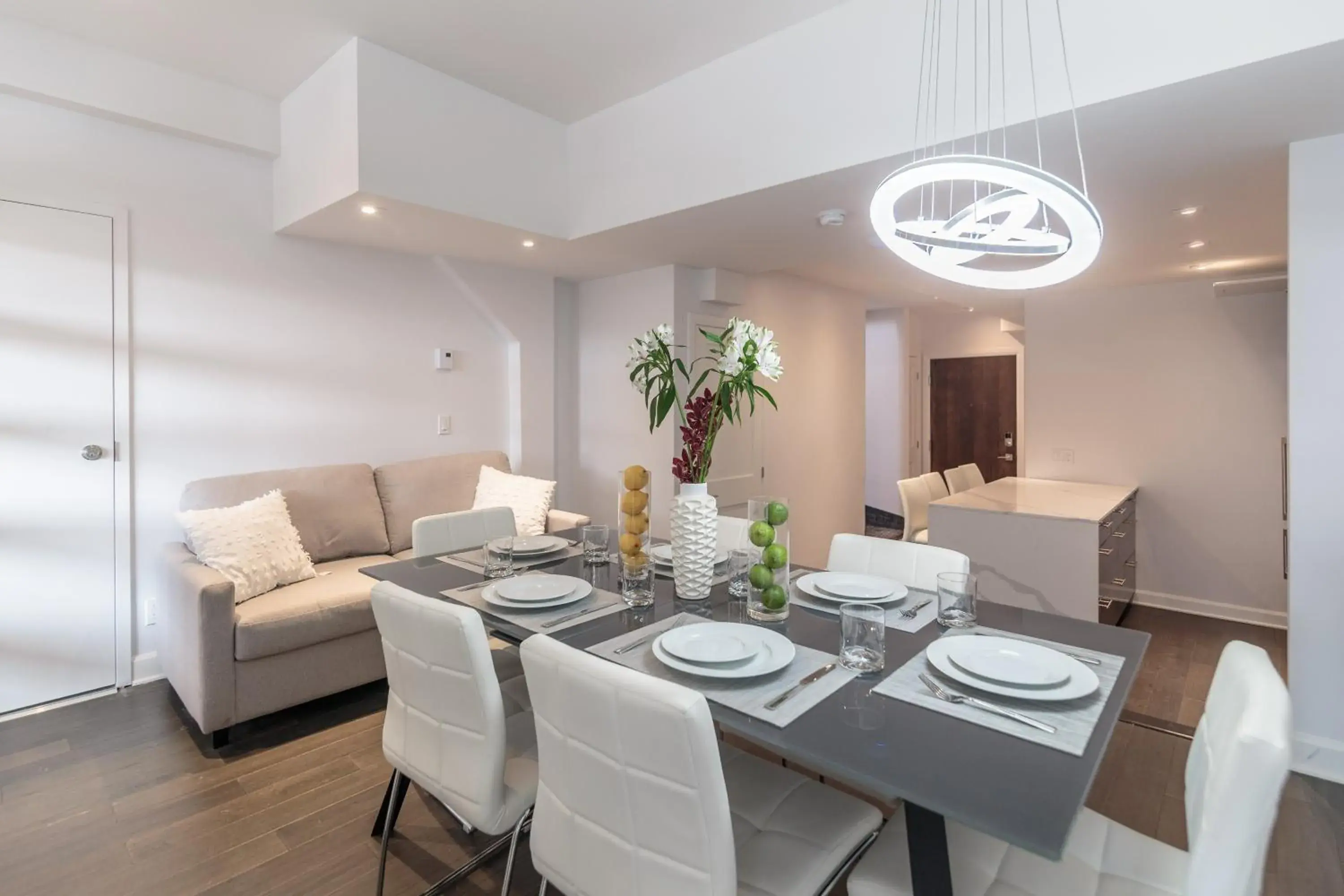 Penthouse Apartment 302 in Parc Avenue Residences Mile End Penthouse Apartment 302 in Parc Avenue Residences Mile End