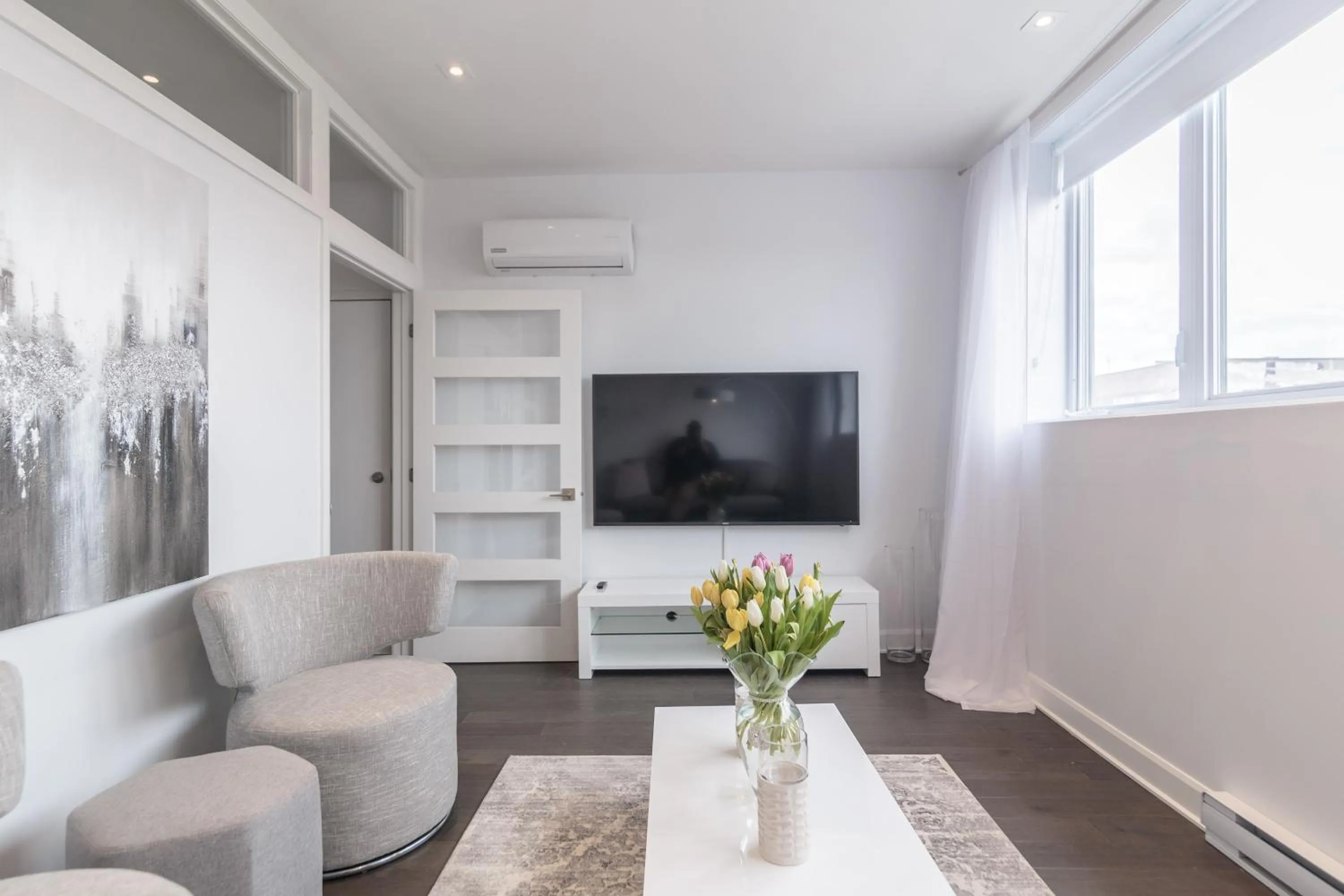TV and multimedia in Parc Avenue Residences Mile End
