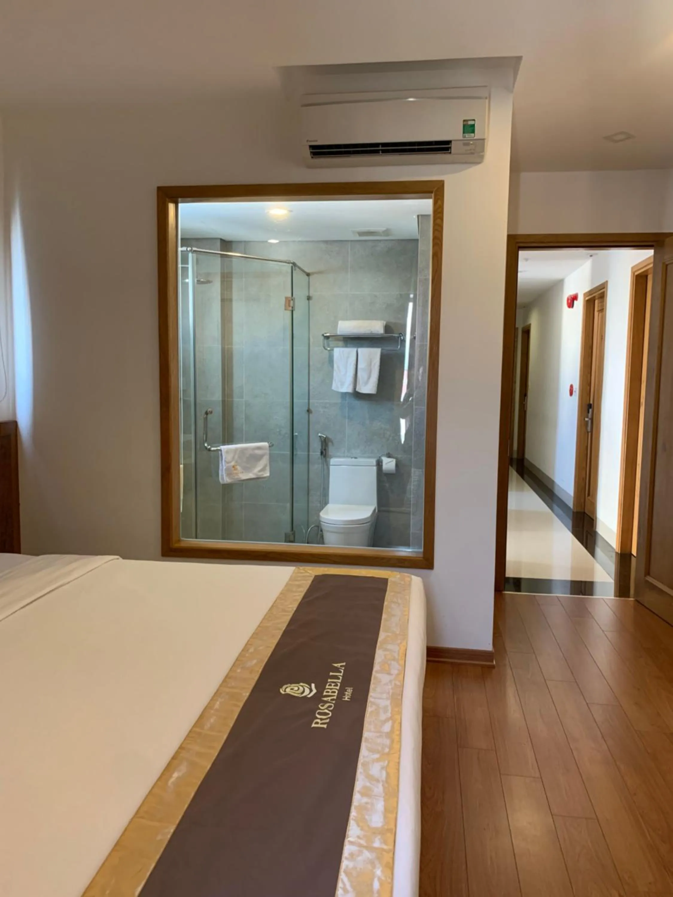 Shower, Bed in Rosabella Boutique Hotel