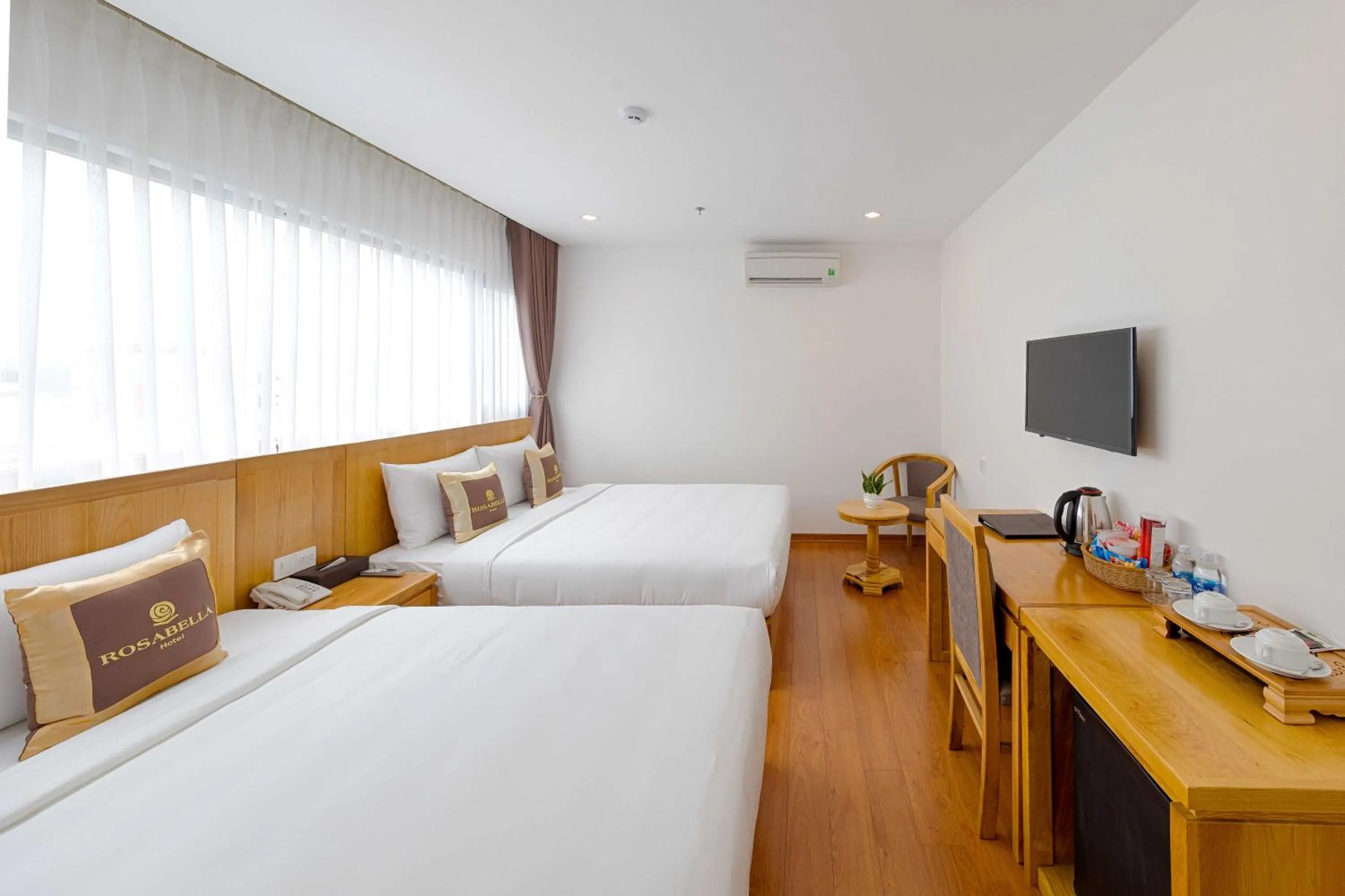 TV and multimedia, Bed in Rosabella Boutique Hotel