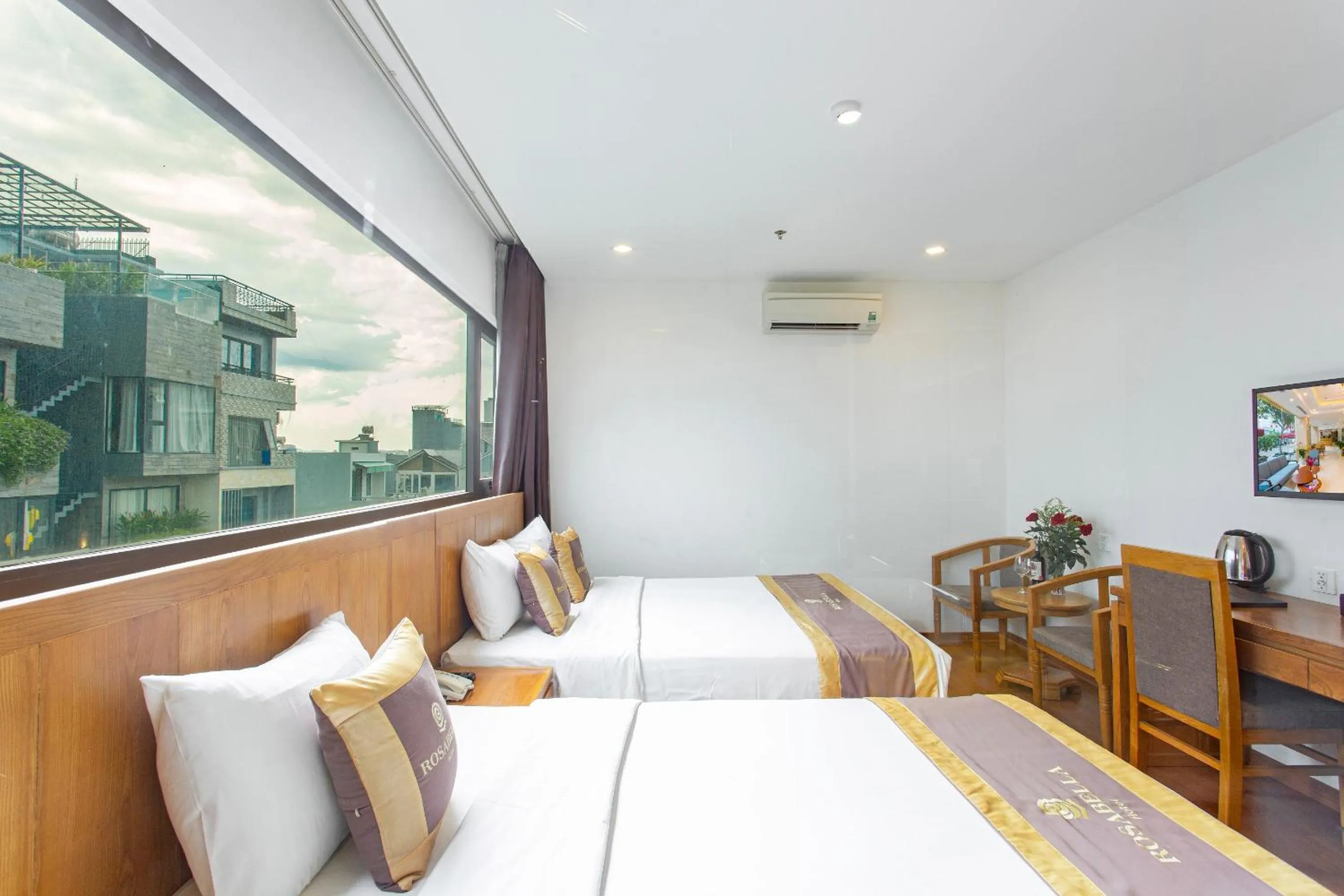 Bed in Rosabella Boutique Hotel