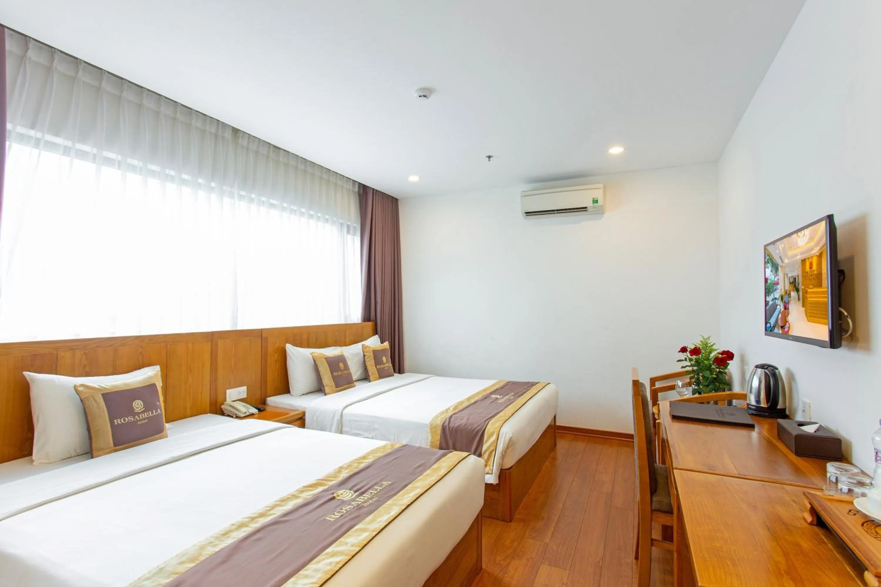 Bed in Rosabella Boutique Hotel