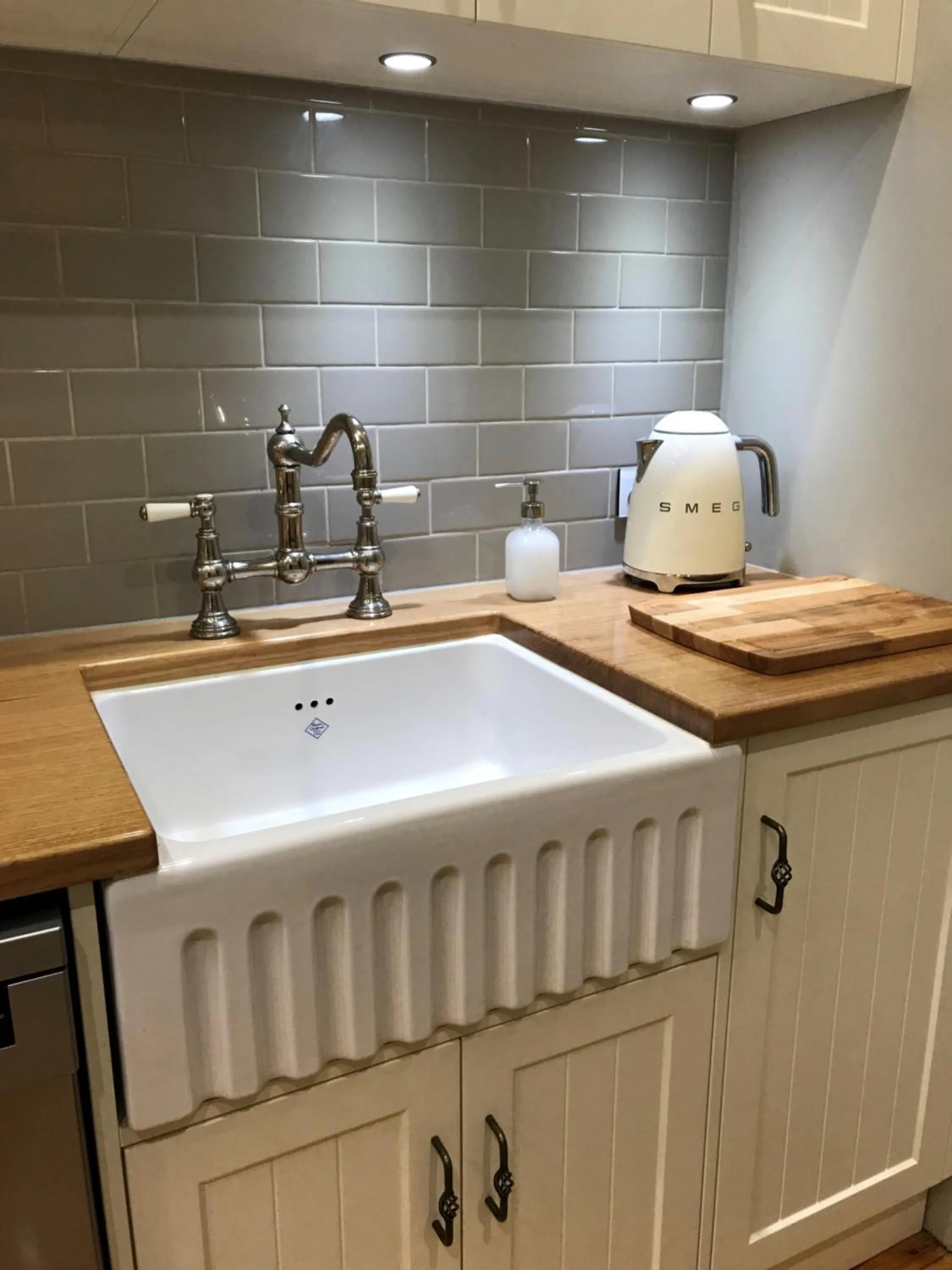 Kitchen or kitchenette in Ambrosia Holiday Home