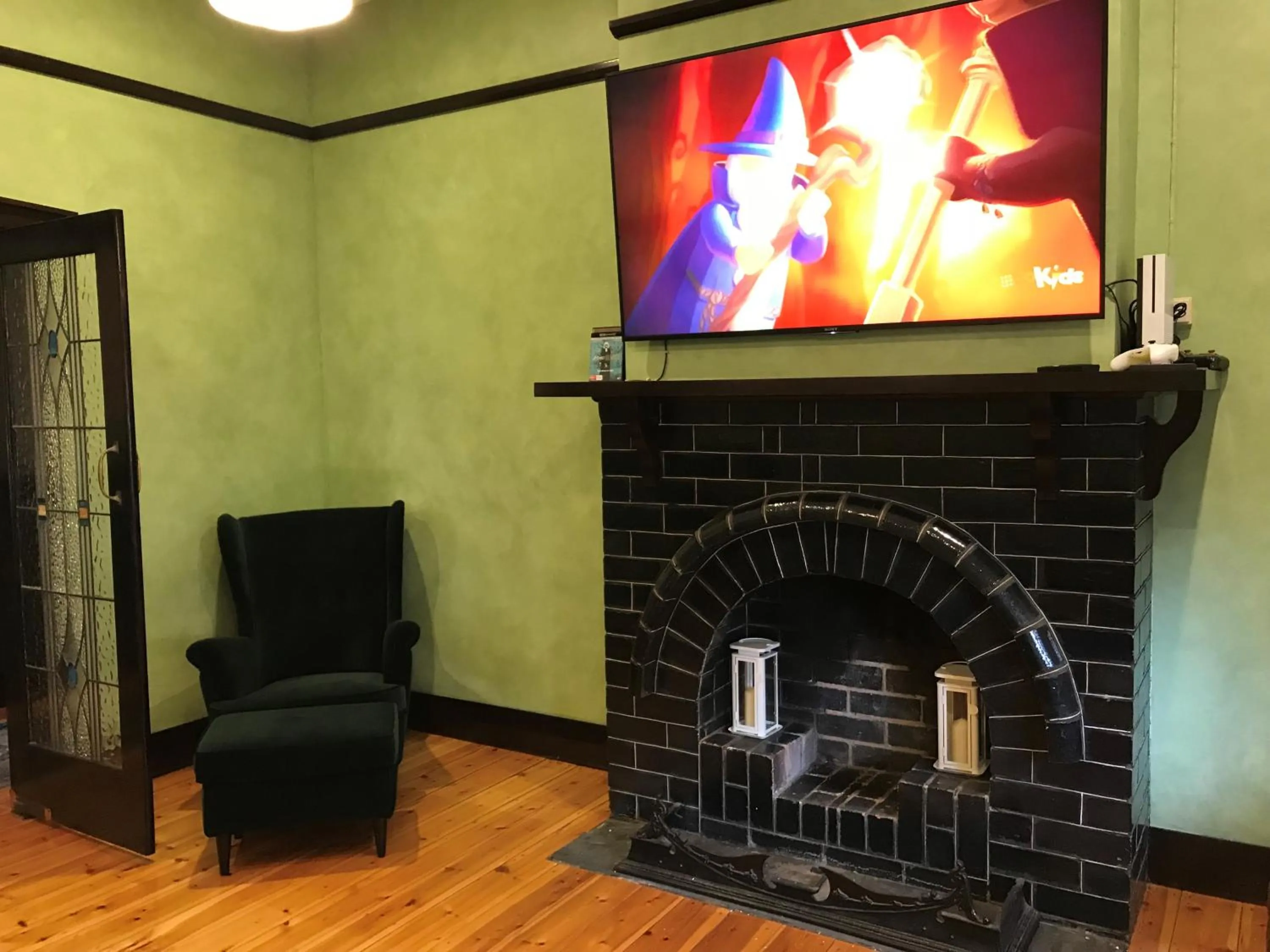 flat iron in Ambrosia Holiday Home